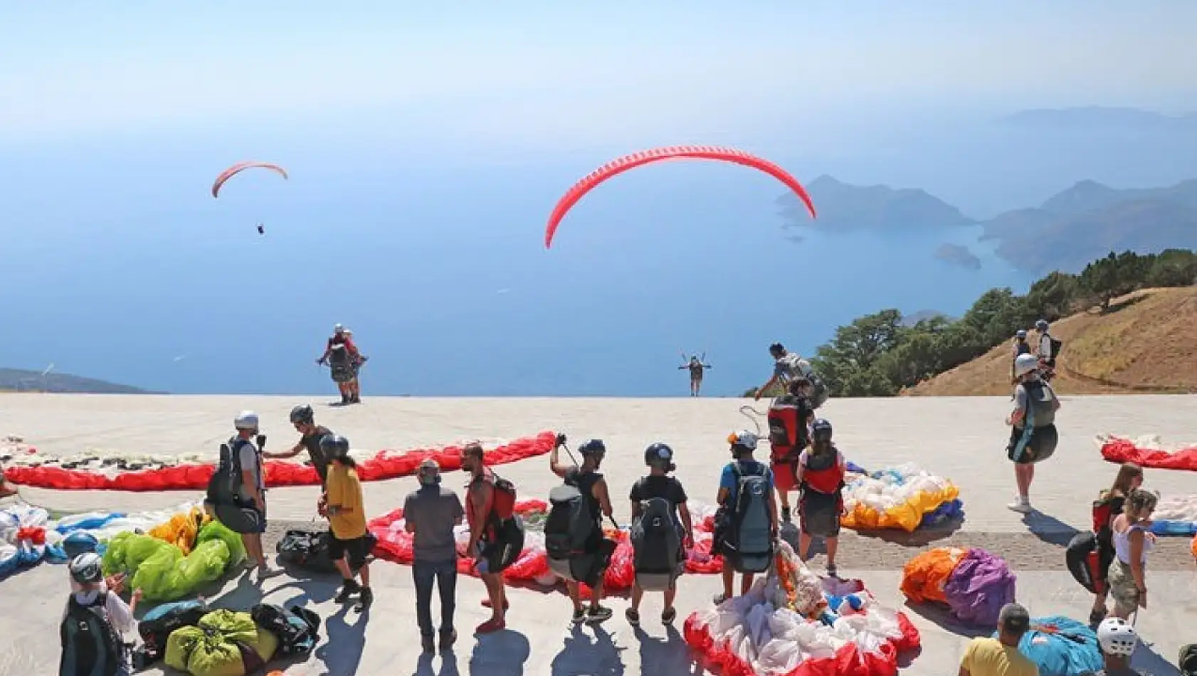 Fethiye, bayram tatilinde yamaç paraşütçülerinin gözdesi oldu