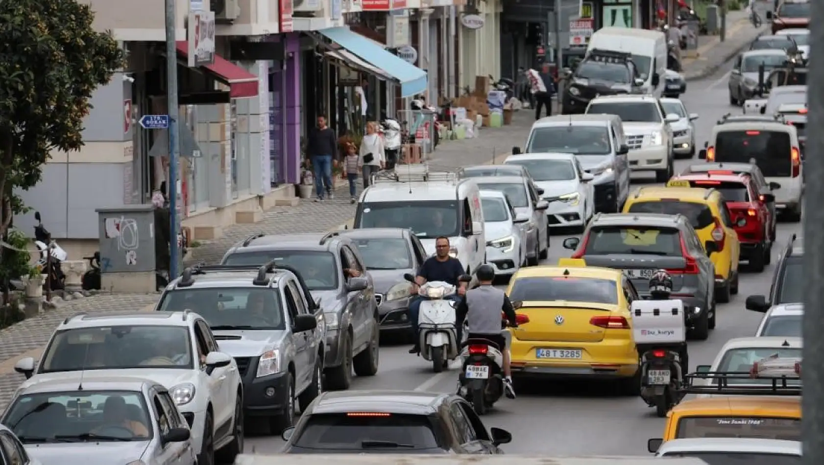 Fethiye'de bayram öncesi tatilci yoğunluğu başladı