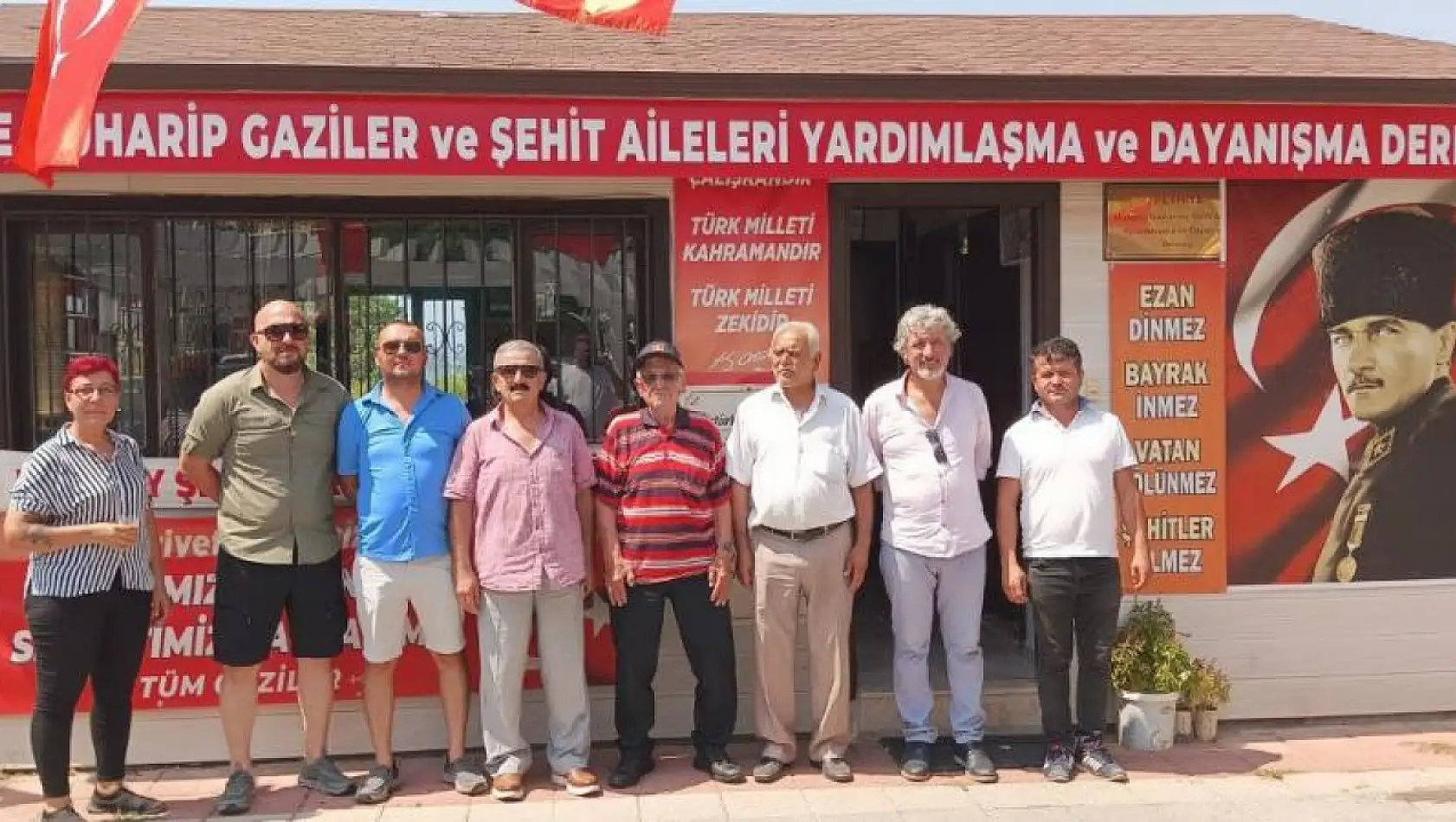 Fethiye'de Gaziler Derneği'nden şehitler için kar şerbeti hayrı