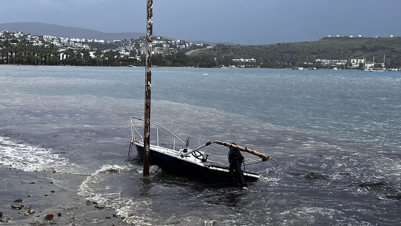 Fırtına Ve Sağanak Etkili Oldu