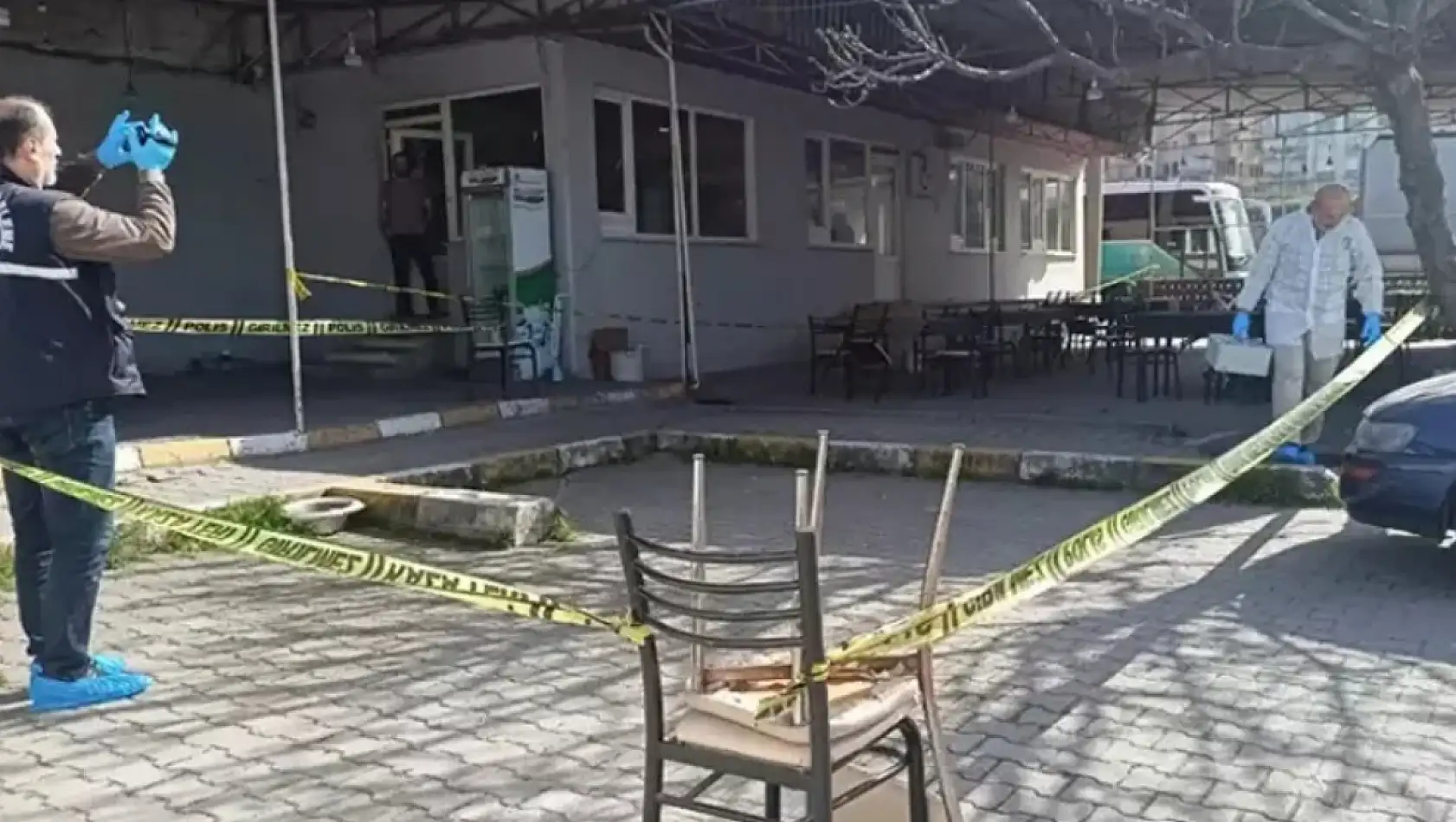 Çay ocağında husumetlisini öldürdü