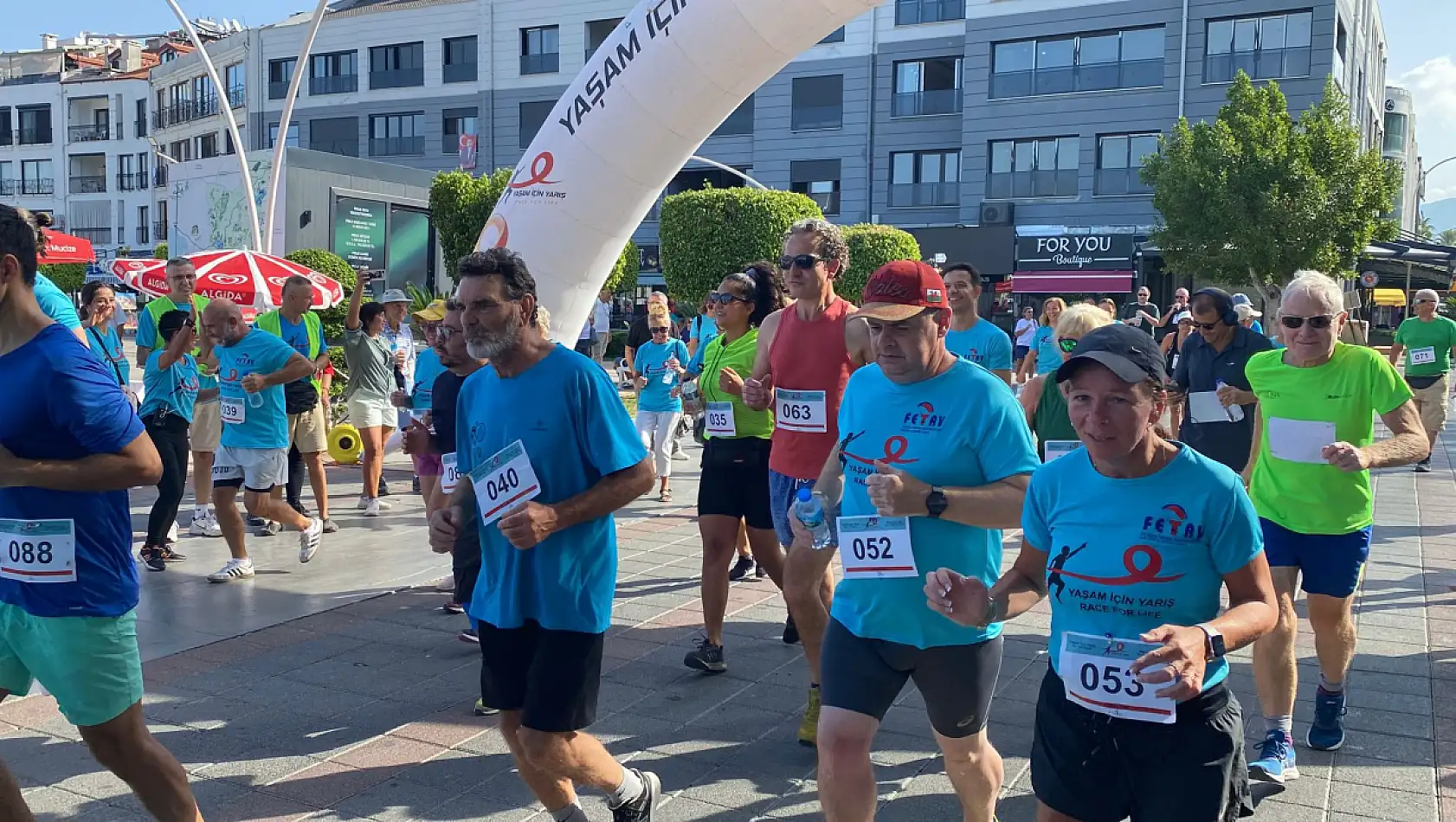 Fethiye'de kanser hastaları için koştular