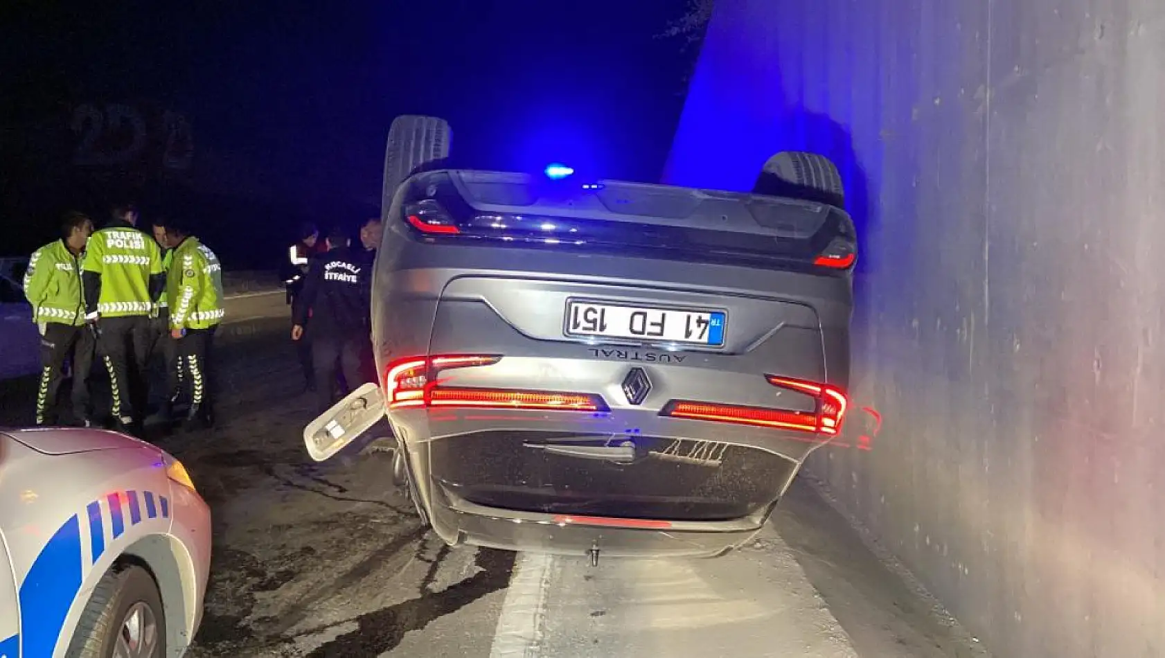 İki aracın karıştığı kazada 9 yaralı