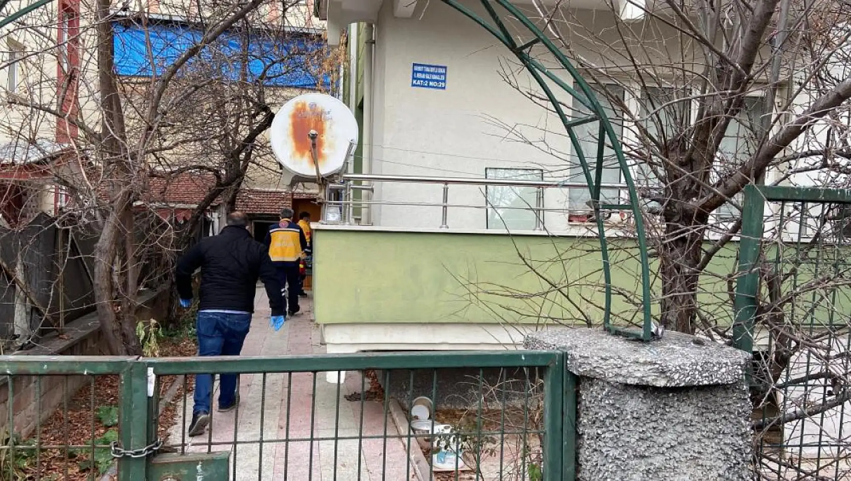 Haber alınamıyordu, evinde kafası parçalanmış halde ölü bulundu