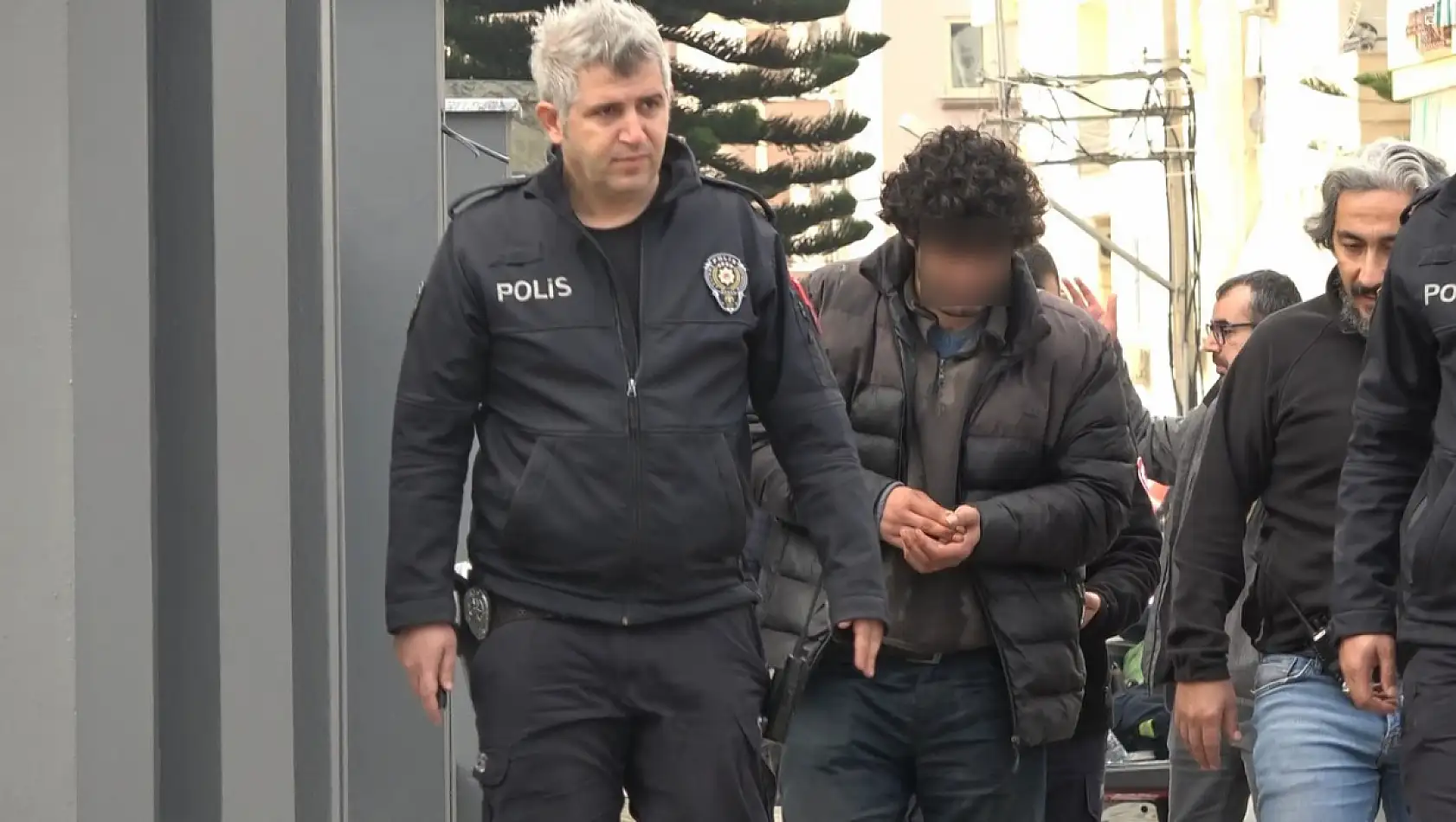 Türkiye'de çıkmadığı çatı kalmadı: 231'inci intihar teşebbüsünü Alanya'da yaptı