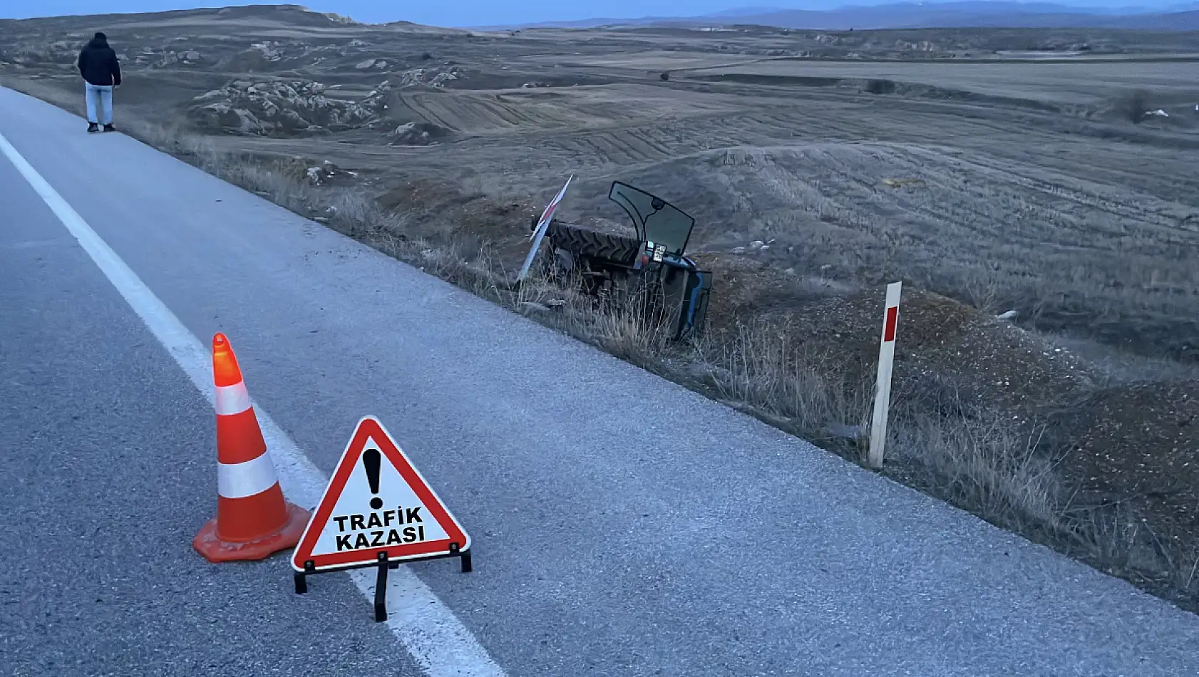 Kazazedeye yardım etmek için durdu başka kazaya neden oldu, 3 yaralı