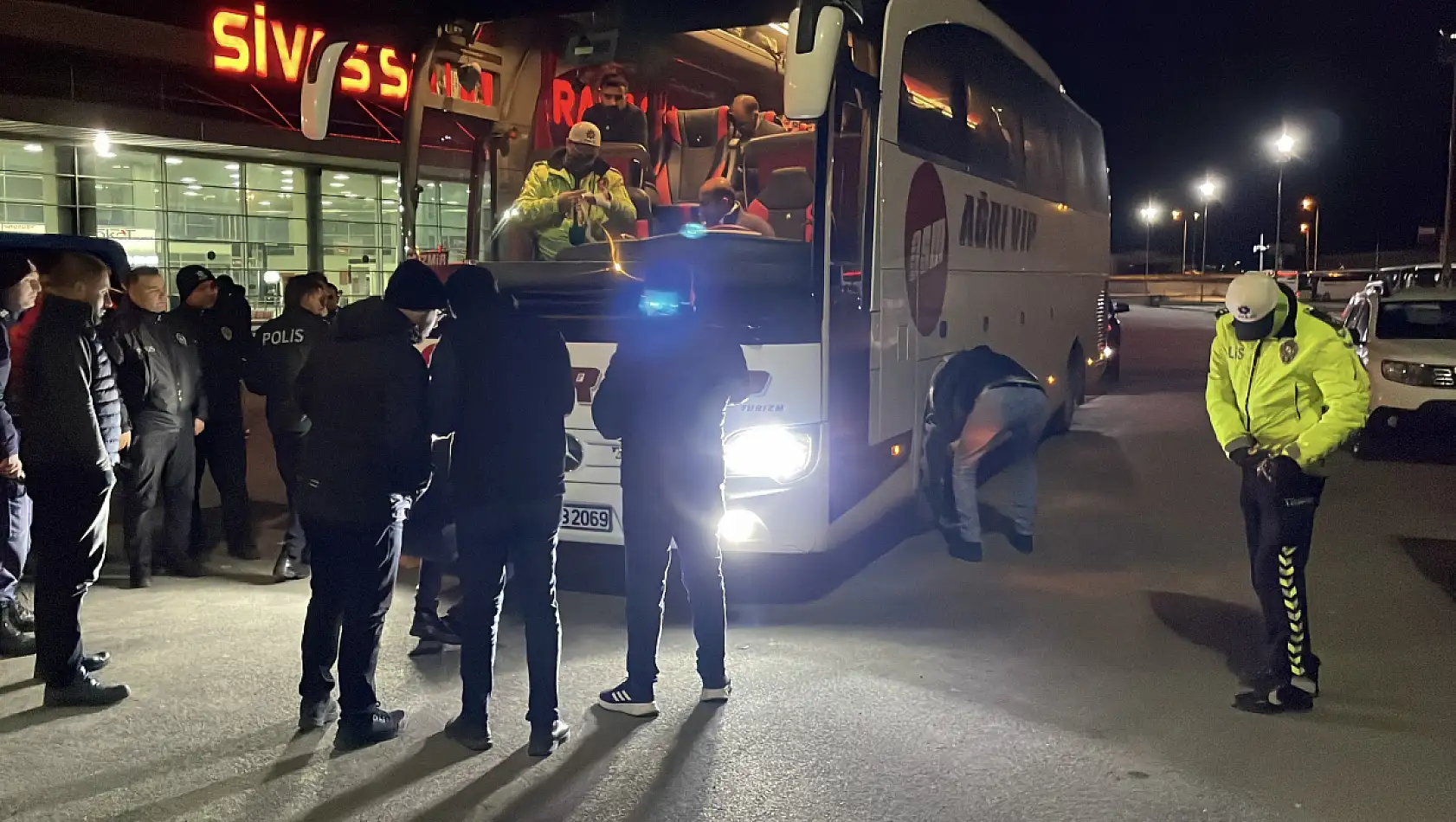 Üzerinden geçti durmadı, otogara giderken kendini ihbar etti