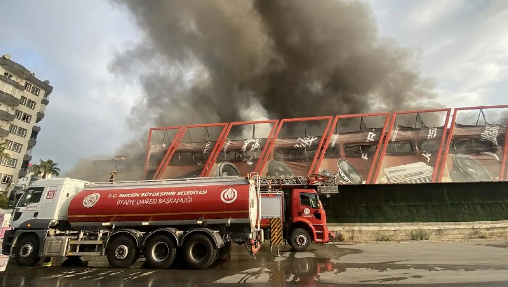 Korkutan yangın! Fabrika alev alev yandı