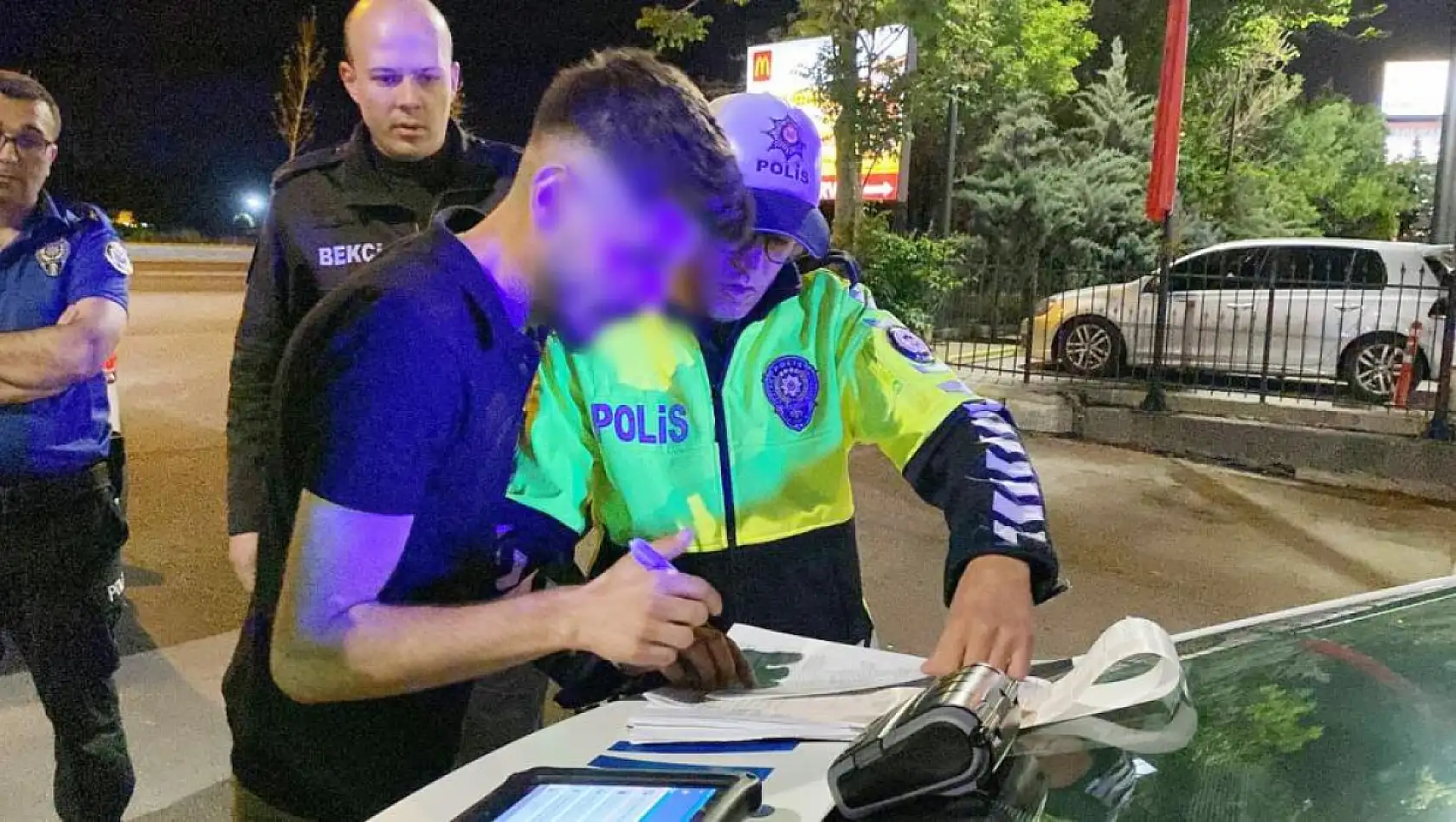 Yasal sınırın 5 katı üzerinde alkollü yakalandı, 'Asgari ücretle çalışıyorum' dedi