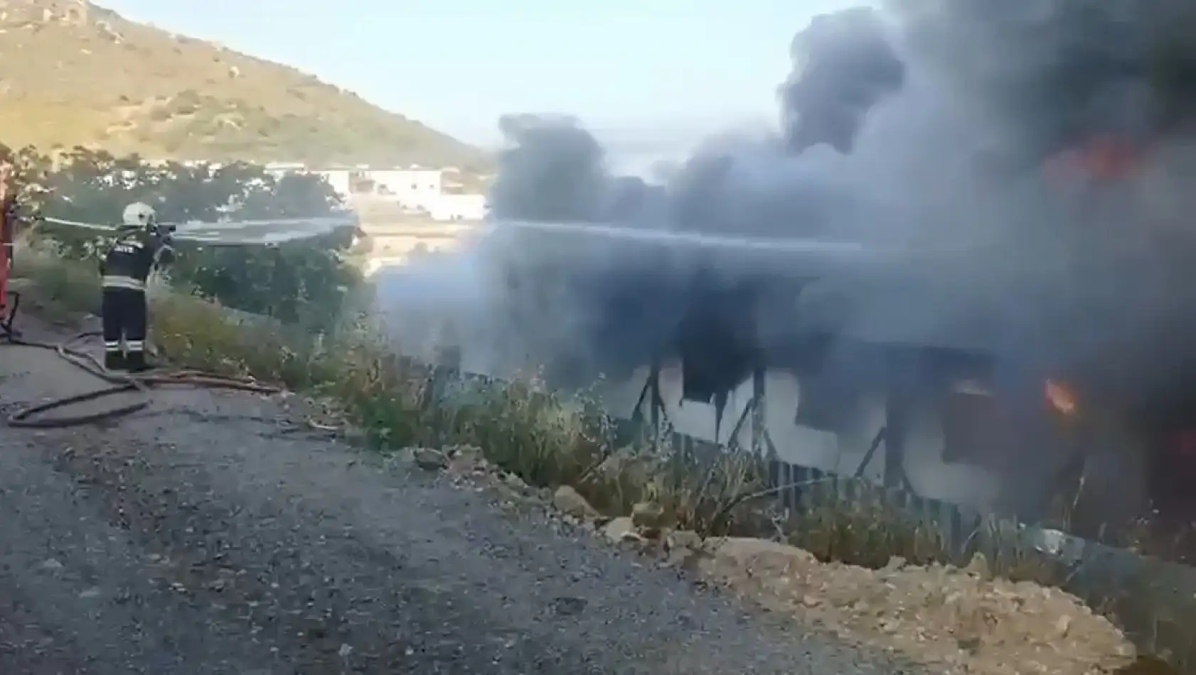 Bodrum'da işçilerin kaldığı konteynerlerde yangın çıktı