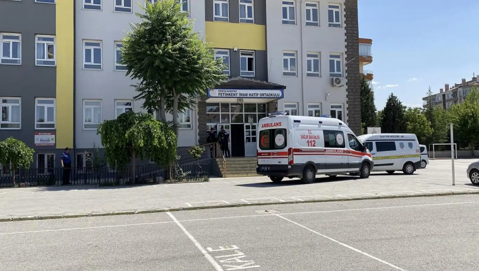 Okulda kan donduran saldırı! Öğretmen odasında hayatını kaybetti