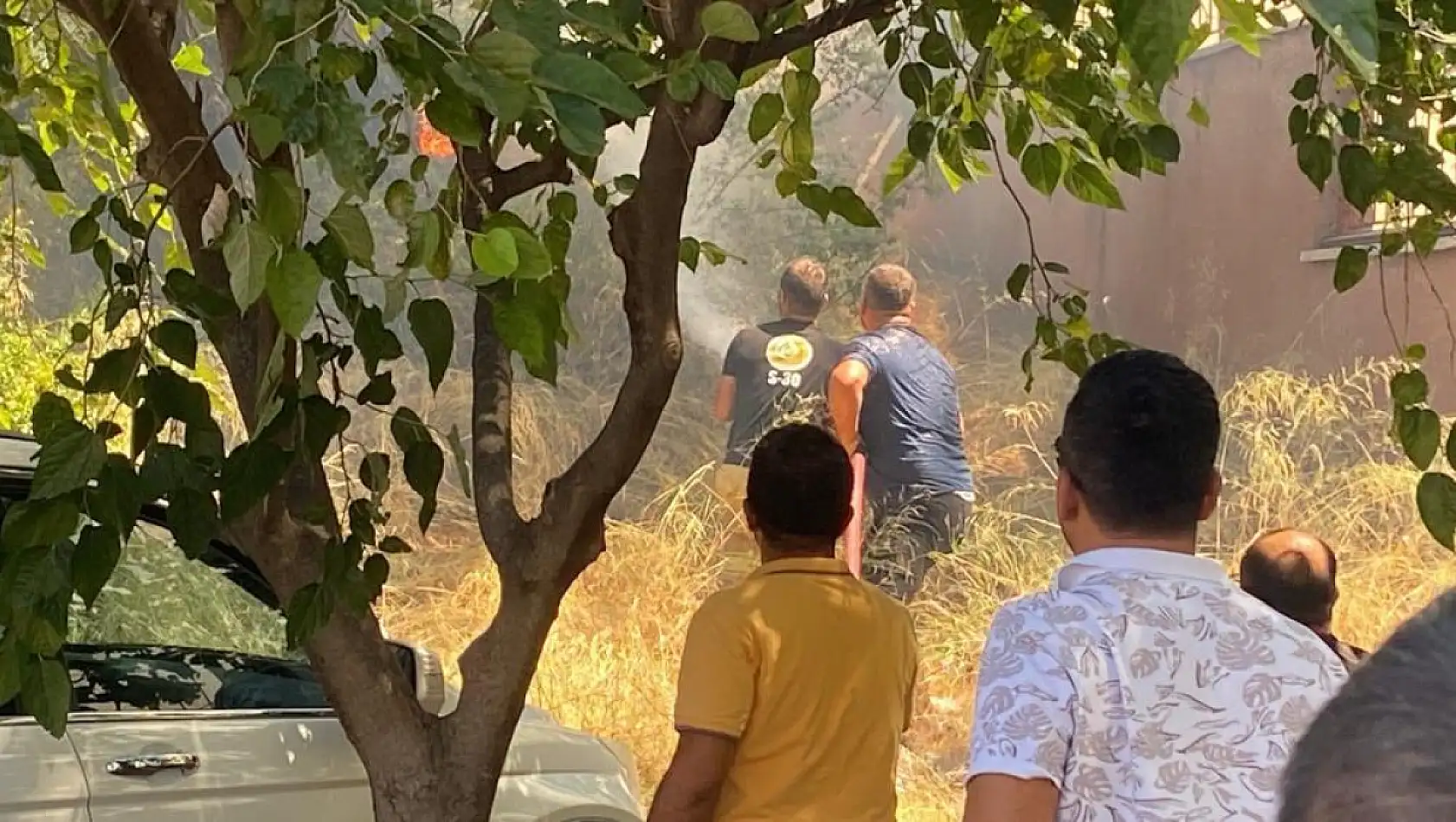 Antalya'da ormanlık alanda yangın paniği