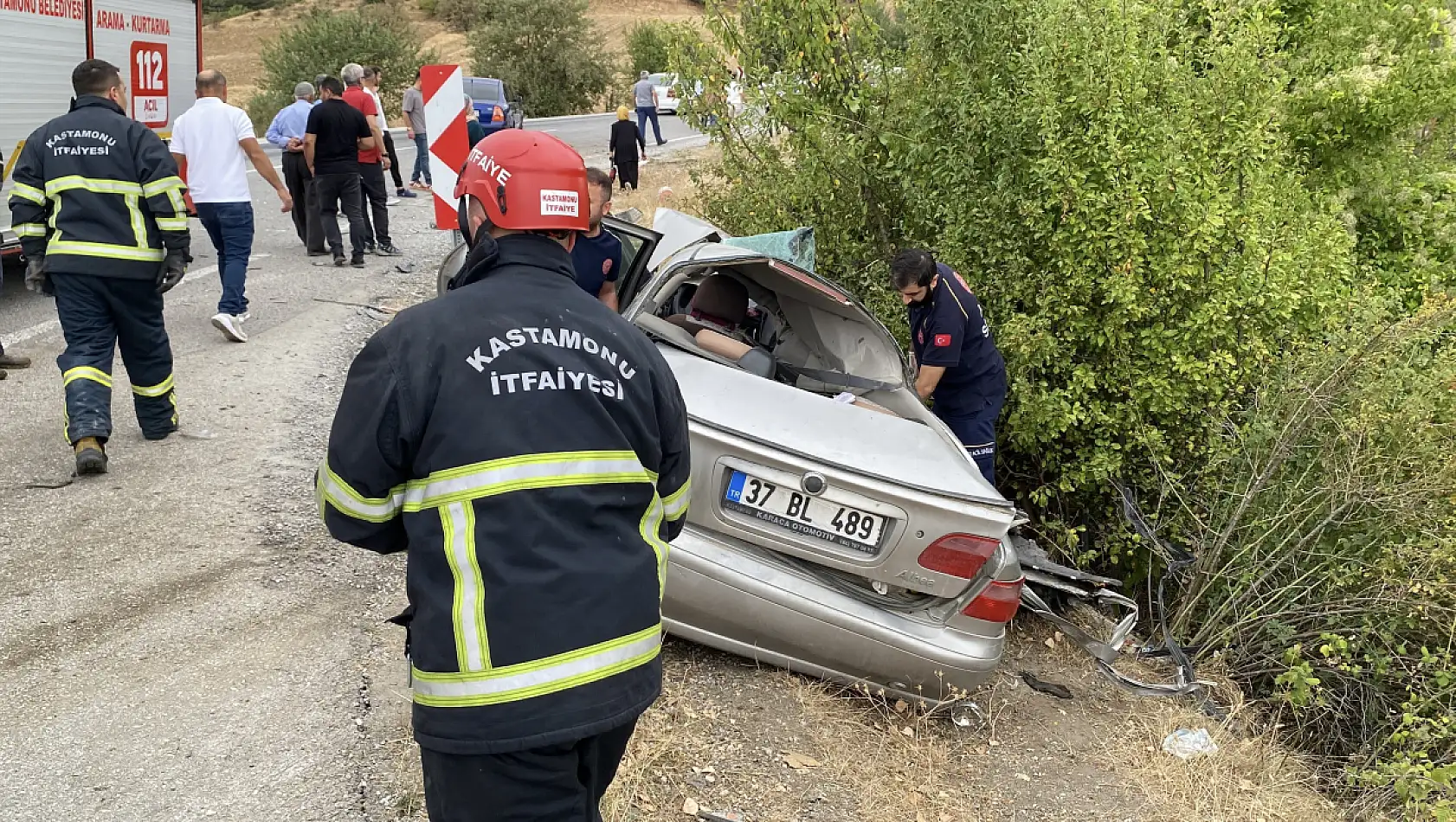 Hafriyat kamyonuyla çarpışan otomobildeki 15 yaşındaki çocuk öldü, babası ağır yaralandı