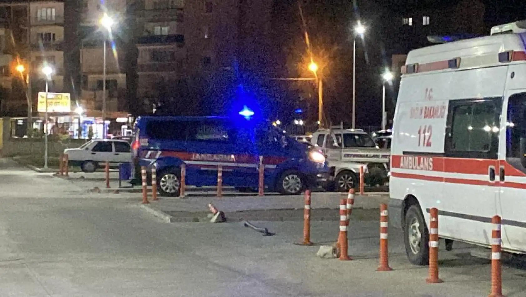 Burdur-Fethiye Karayolu'nda Jandarma Aracı ile Otomobil Çarpıştı: 5 Yaralı