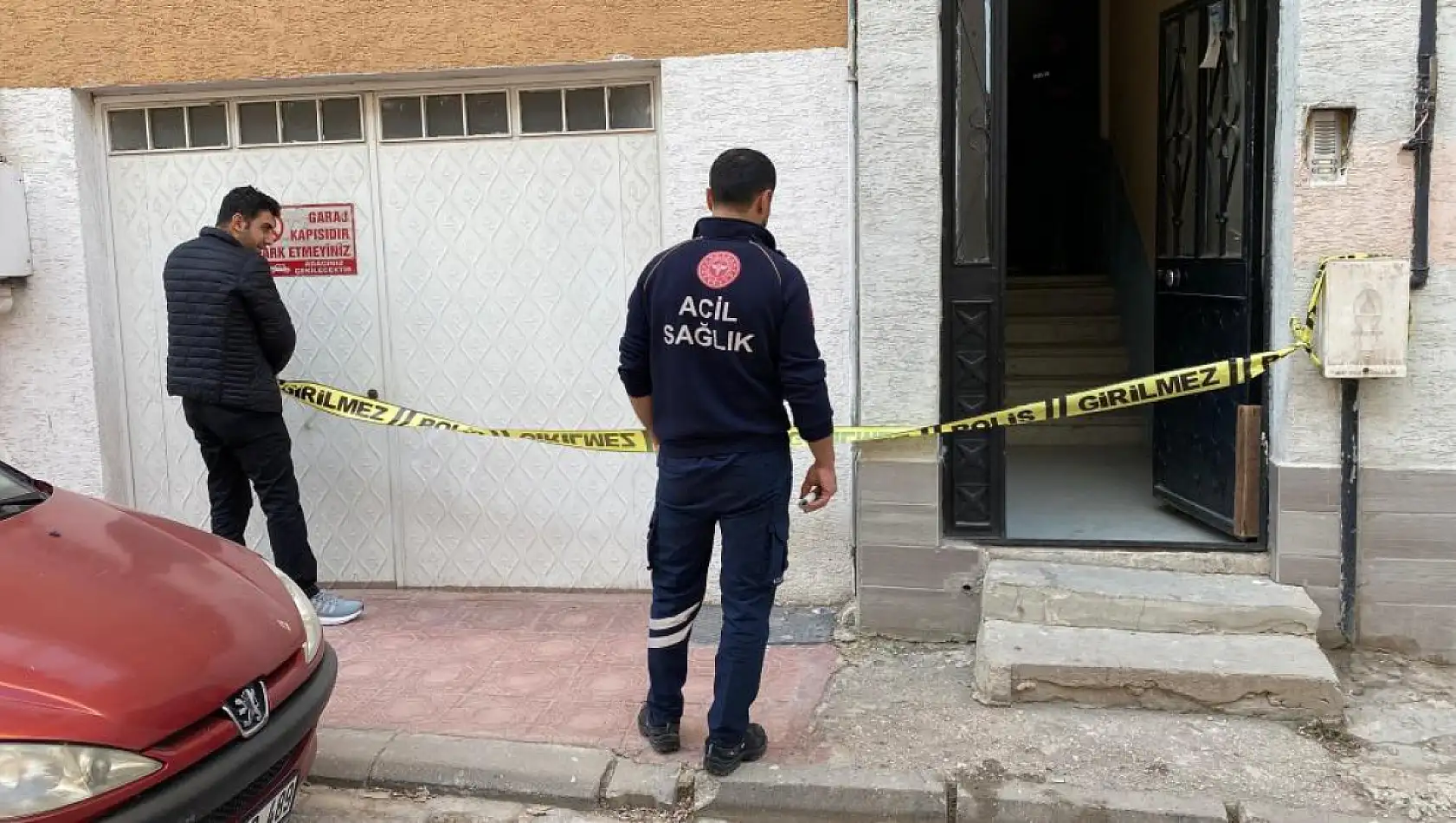 Özel Gereksinimli İki Çocuk Annesi Kadın Evinde Ölü Bulundu