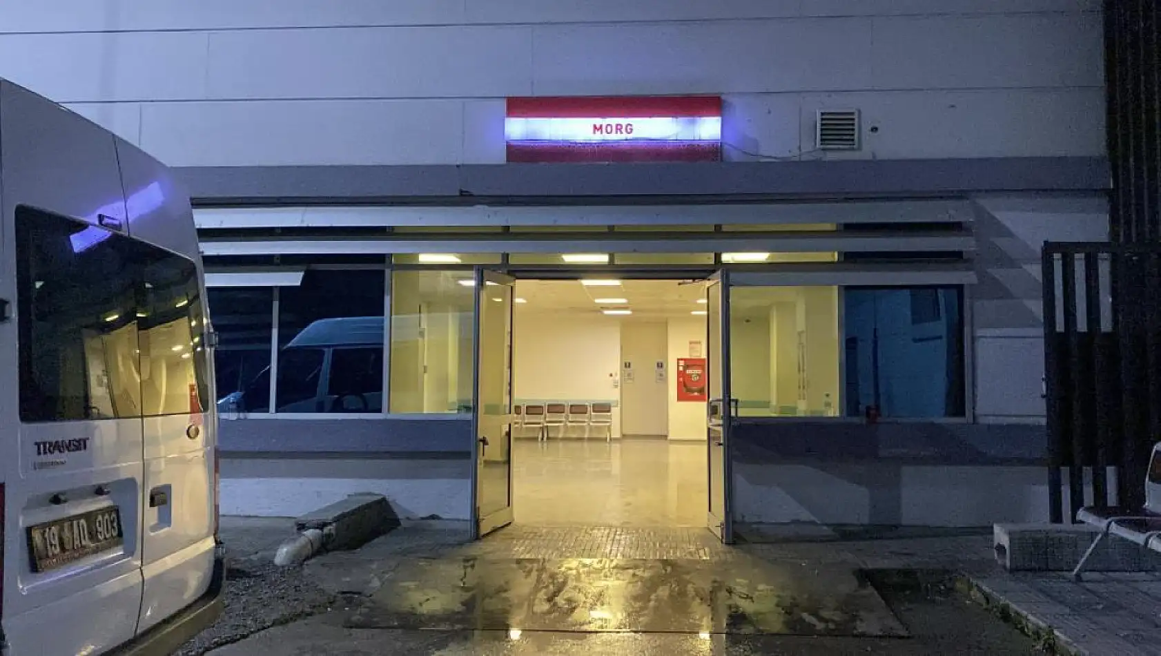 Baba ve Oğlu Bıçaklı Saldırıda Can Verdi