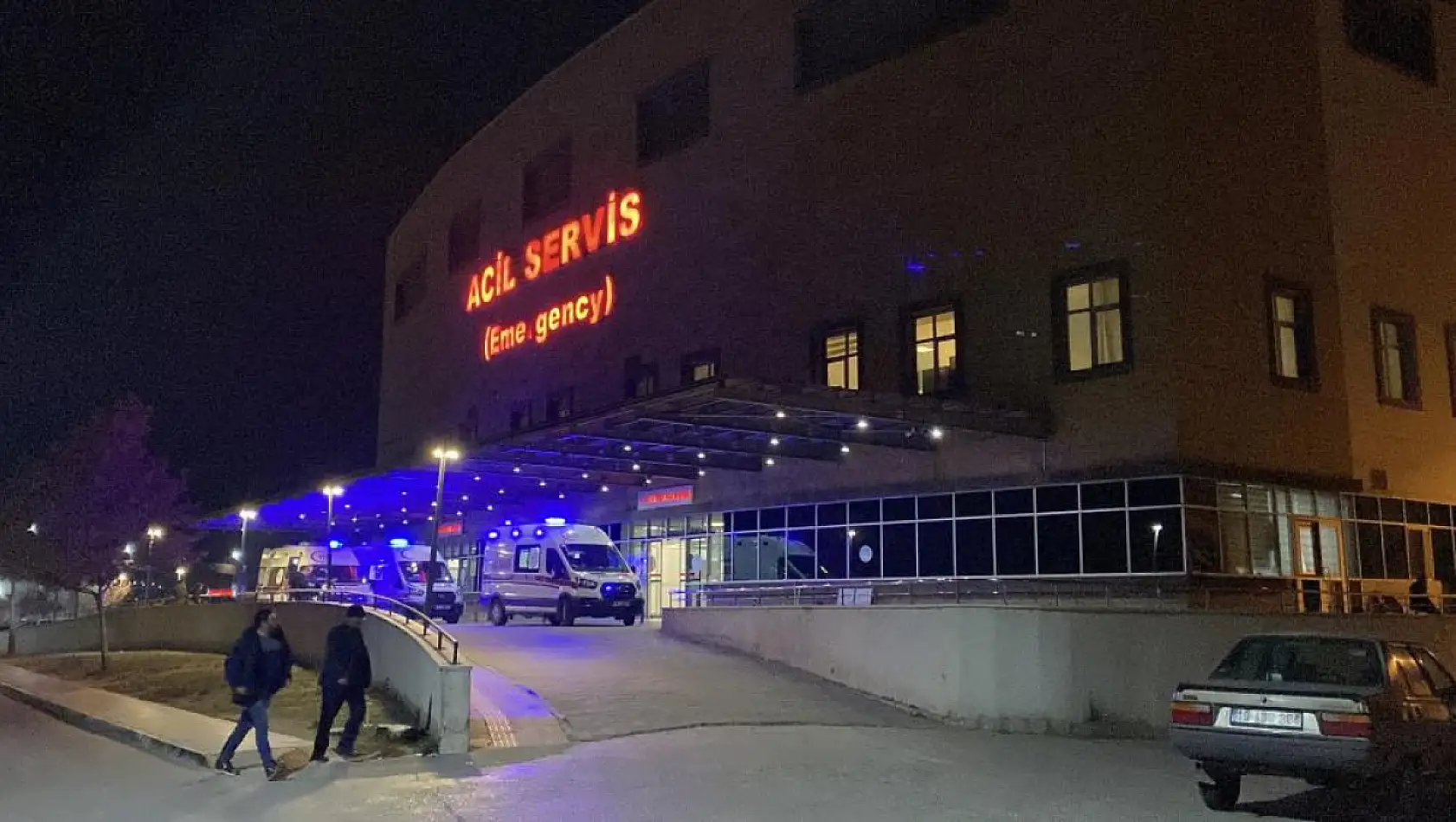 İki otomobil park halindeki vince çarptı: 1 ölü, 1 yaralı