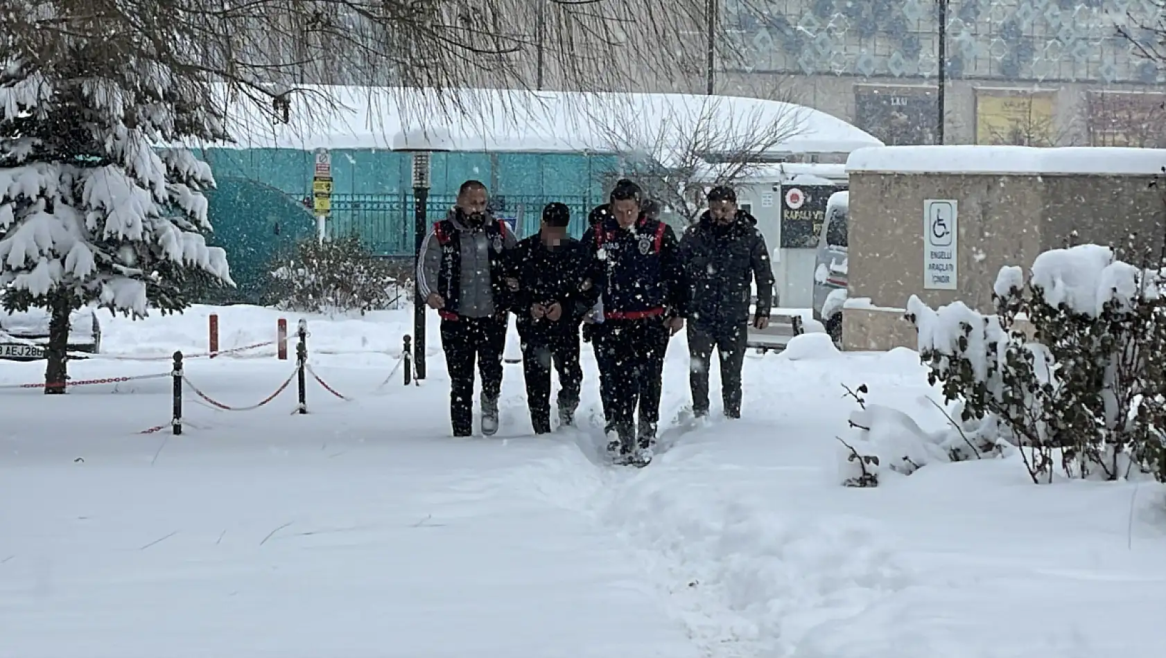 Yılbaşı gecesi kanlı bitti, cinayet zanlısı adliyeye sevk edildi