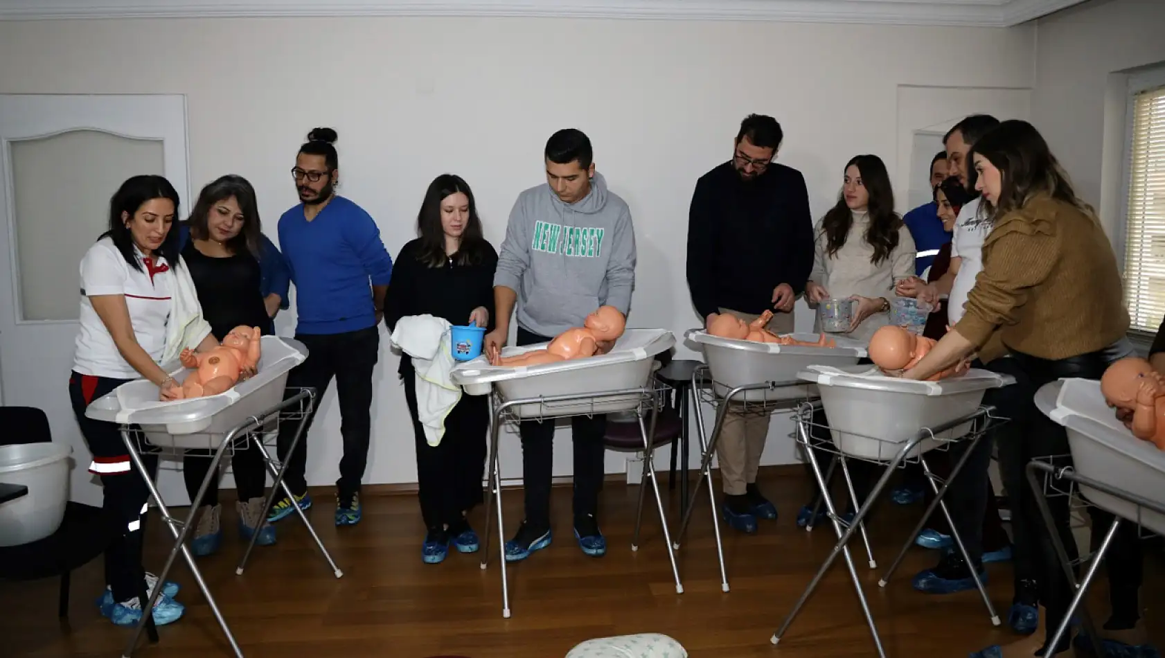 Gebe okulunda anne-babalara eğitimler devam ediyor