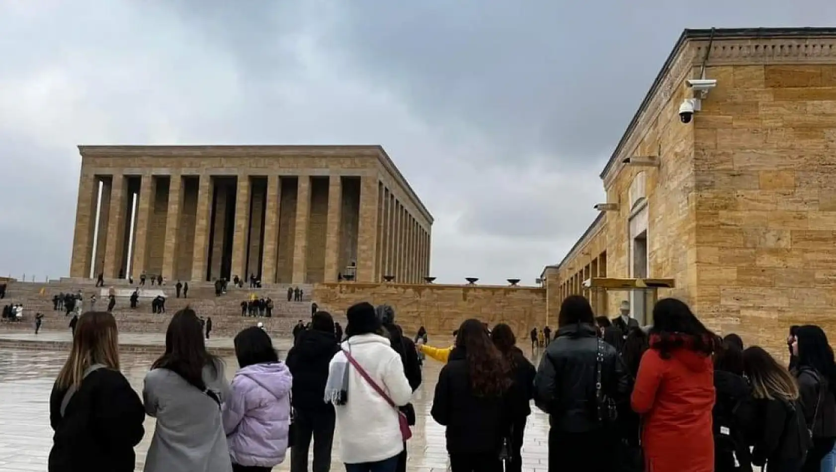 Gençler Anıtkabir'i ziyaret etti