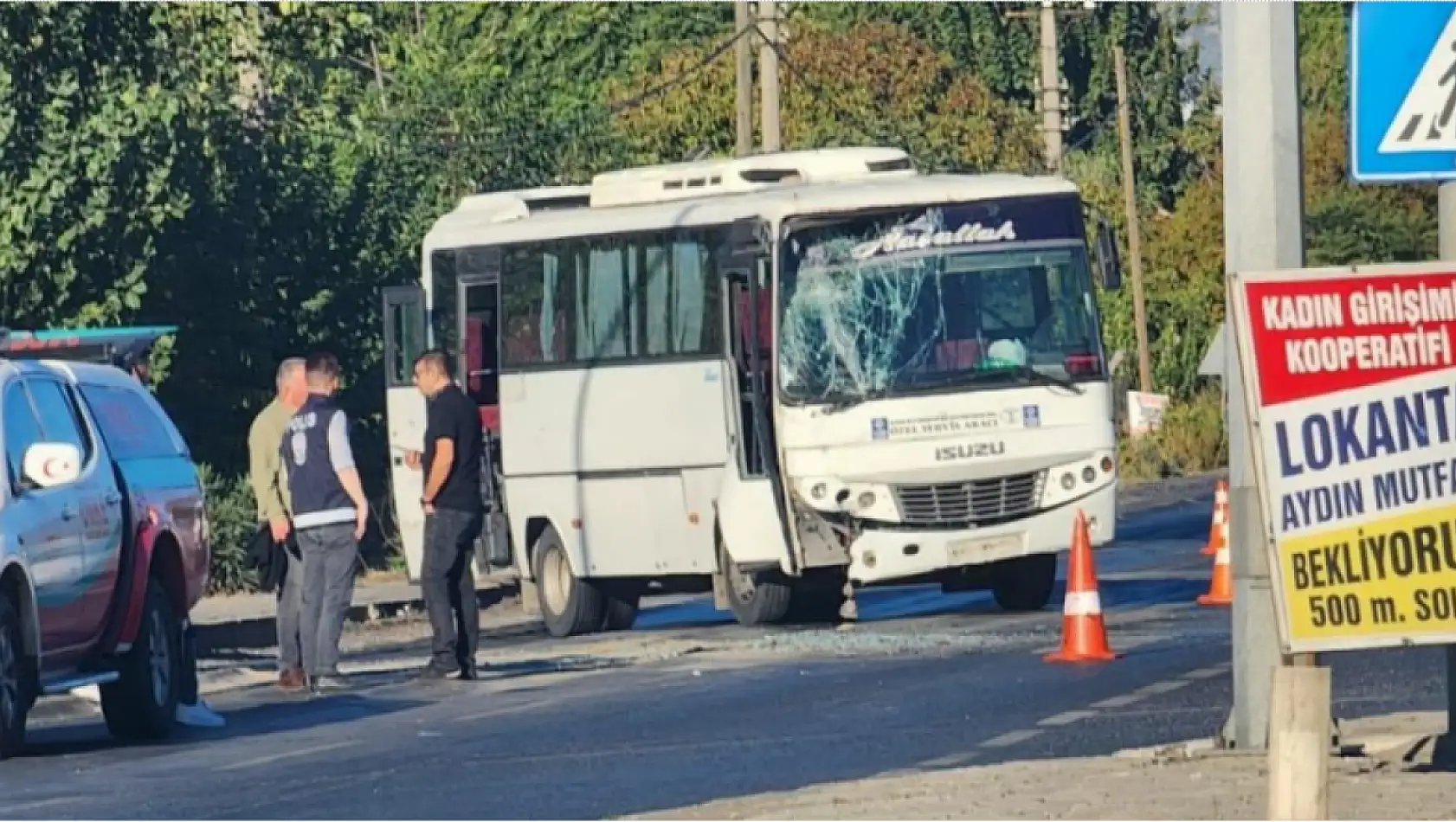 İşçi servisleri çarpıştı: 15 yaralı