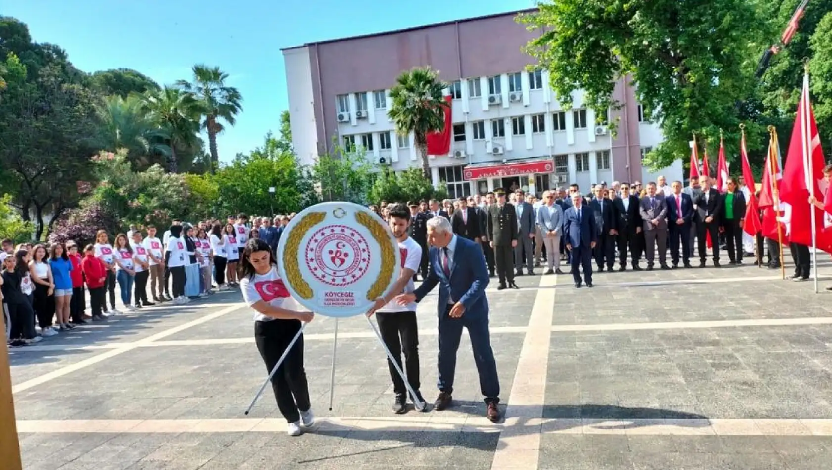 Atatürk'ü Anma, Gençlik ve Spor Bayramı coşkuyla kutlandı