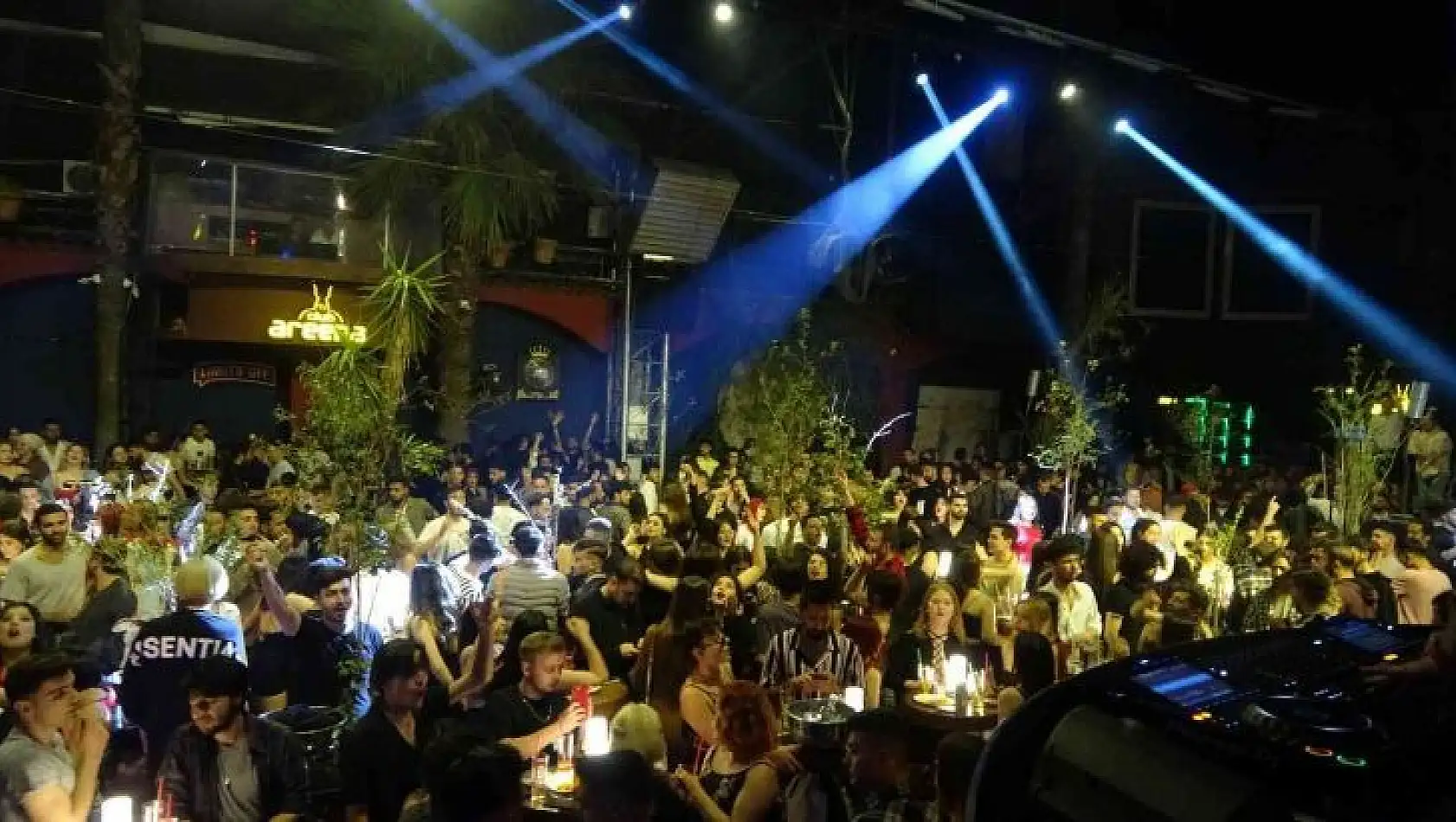 Marmaris'in en büyük diskosu Areena Club 'Yaza merhaba' açılışı yaptı