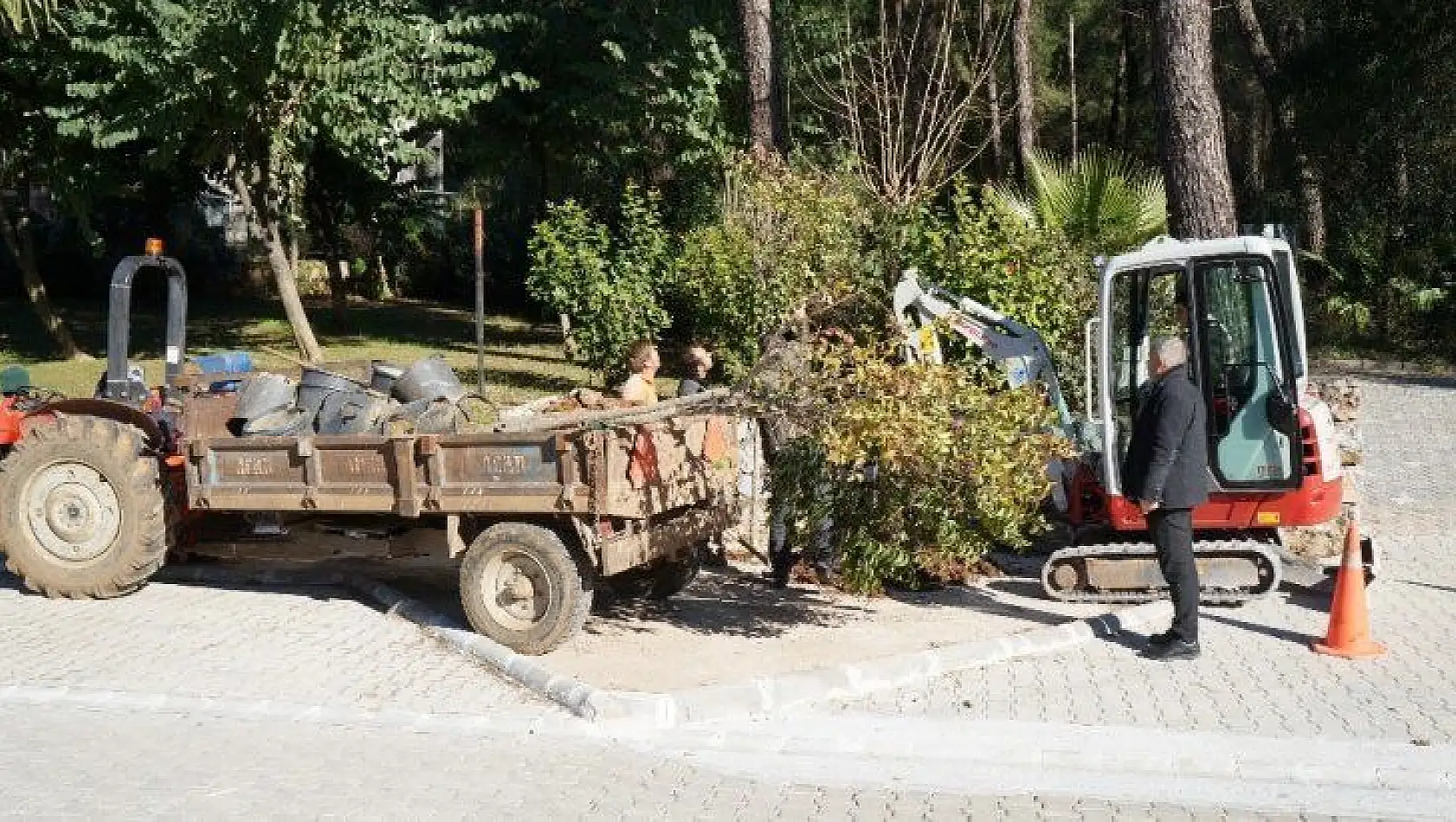 Marmaris'in kaldırımları yeşeriyor