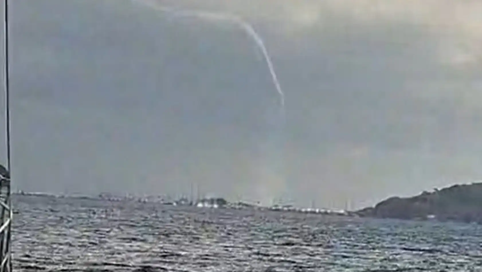 Marmaris Körfezi'nde hortum paniği