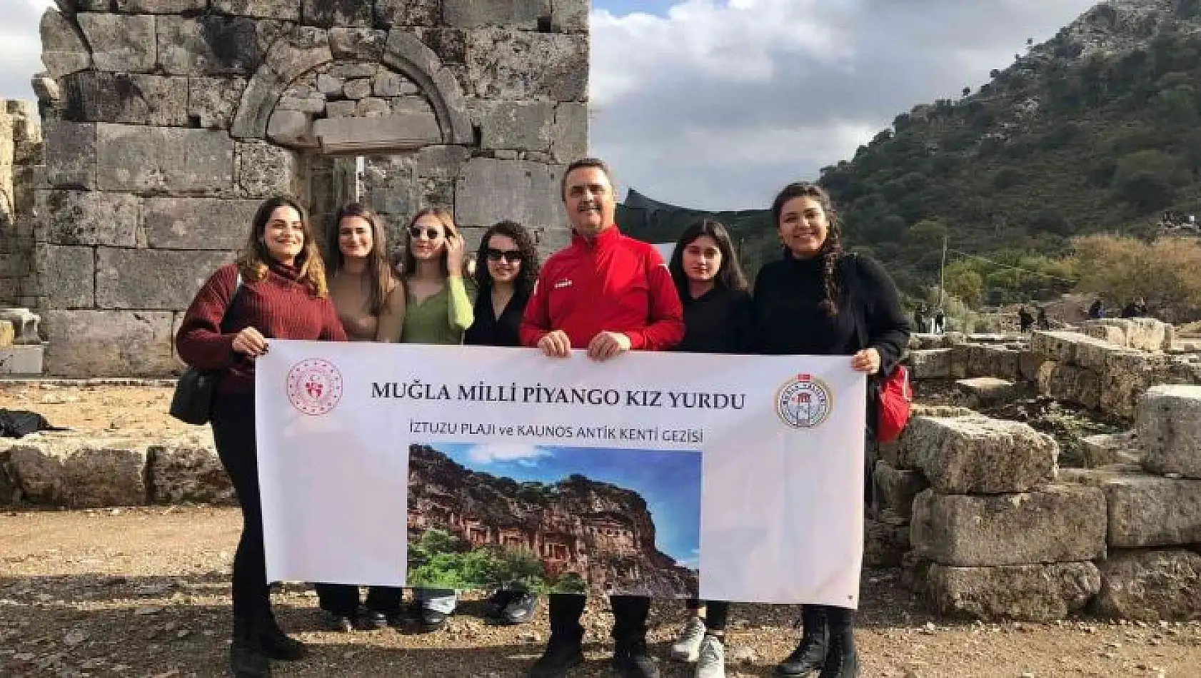 MUĞLA'DA ÜNİVERSİTE ÖĞRENCİLERİ TARİHİ VE DOĞAL GÜZELLİKLERİ KEŞFETTİ