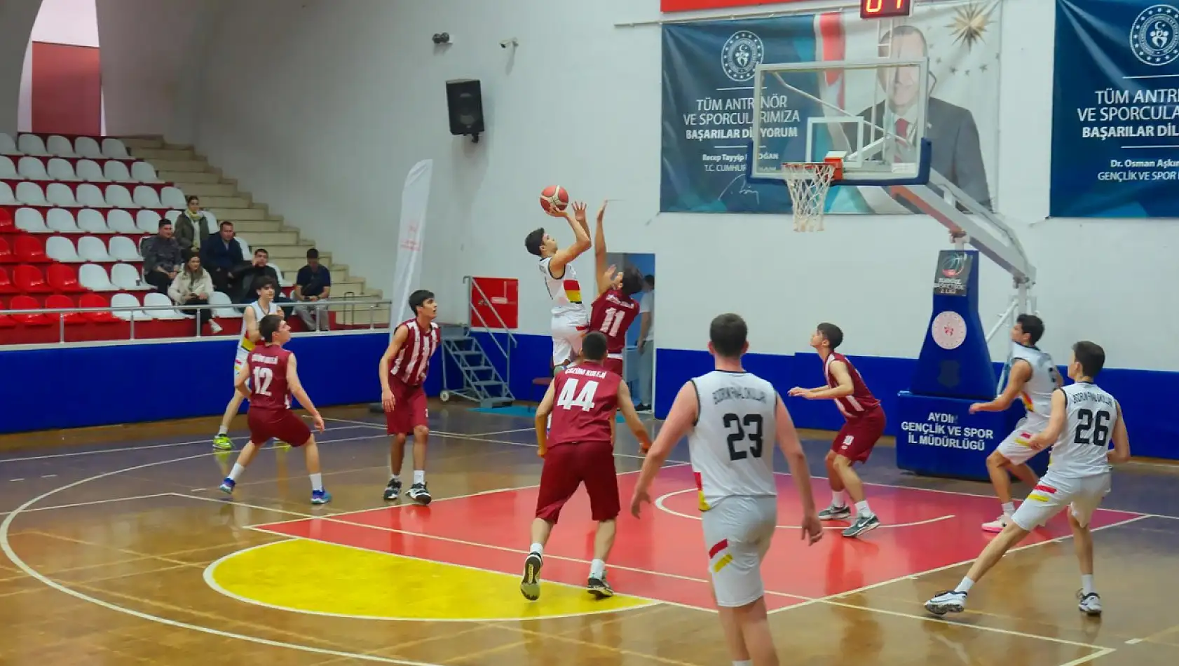 Okul Sporları Basketbol Yarı Final Müsabakaları başladı