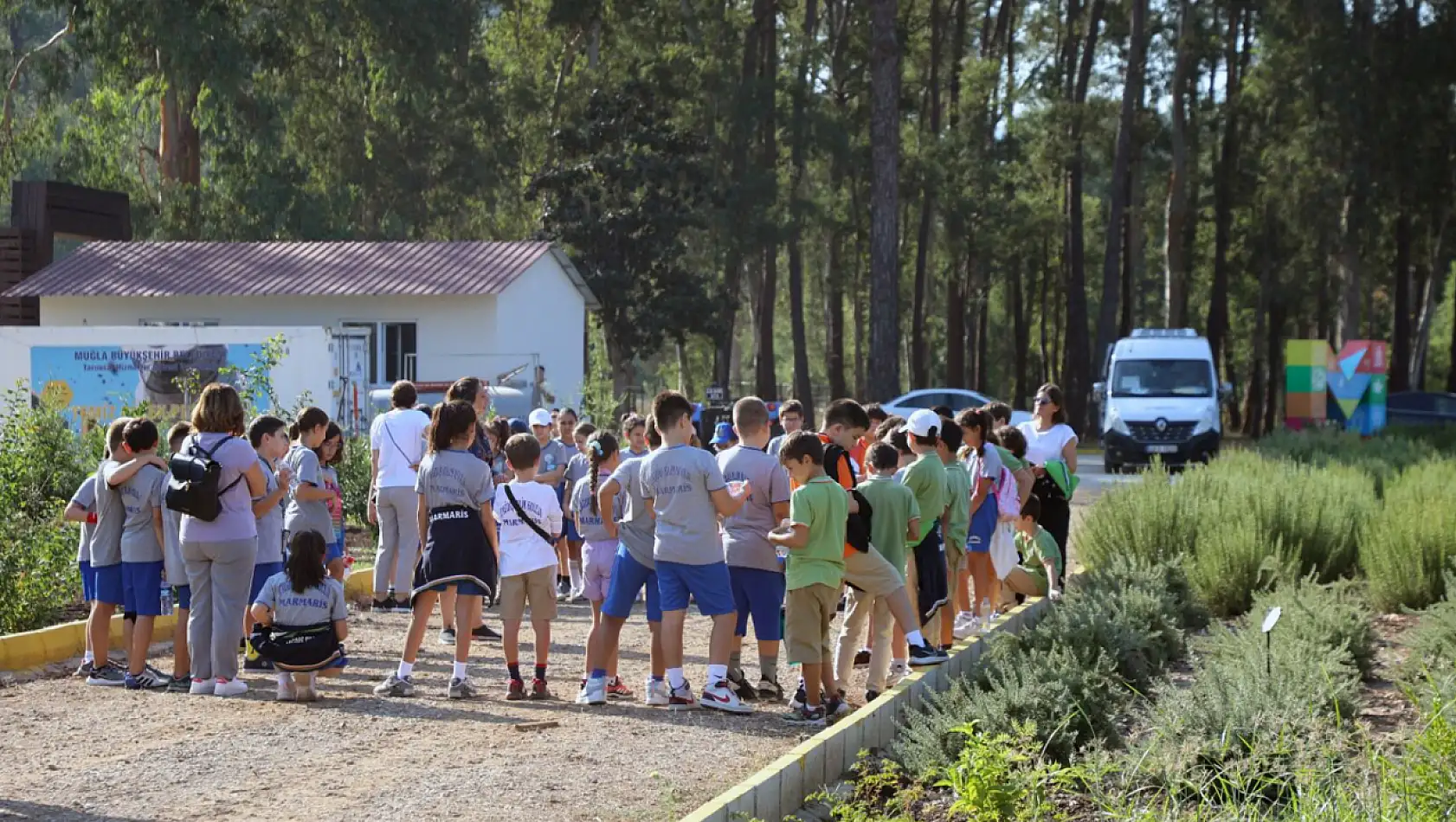 Tıbbi Bitkiler Koleksiyon Bahçesi minik ziyaretçileri ağırladı