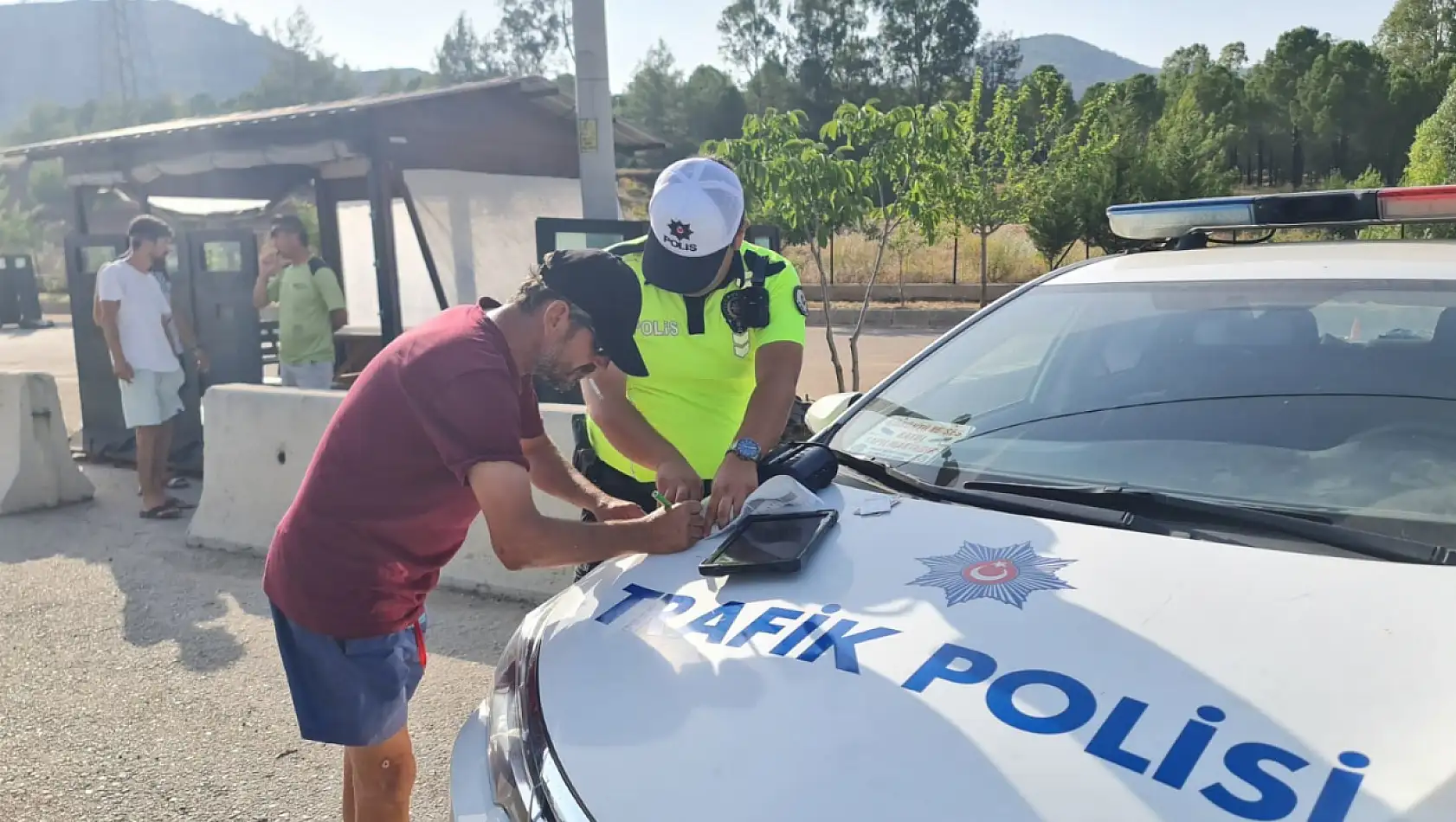 Trafik Polislerinden Safari Araç Denetimleri Devam Ediyor