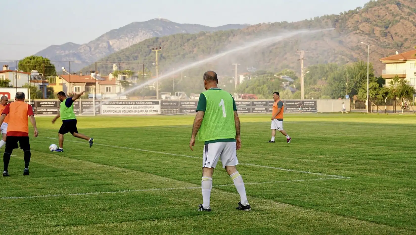 Veteranlar Futbol Müsabakası Düzenlendi