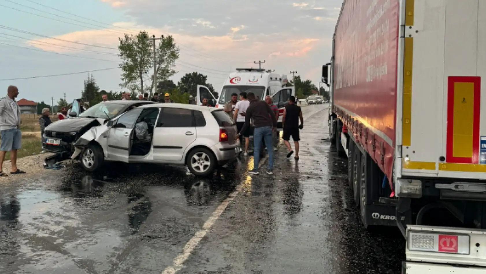 Seydikemer Yayla Gökben'de korkutan kaza: Trafik geçici süre tıkandı