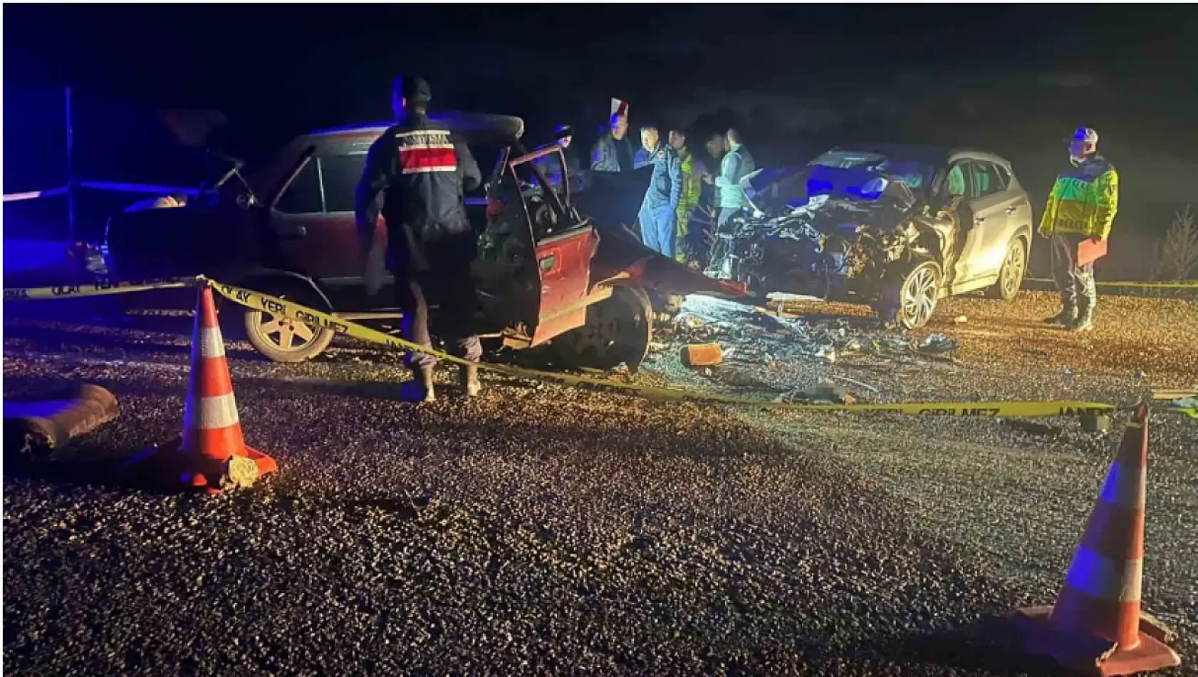 Feci Trafik Kazası: Aynı Aileden 3 Kişi Hayatını Kaybetti