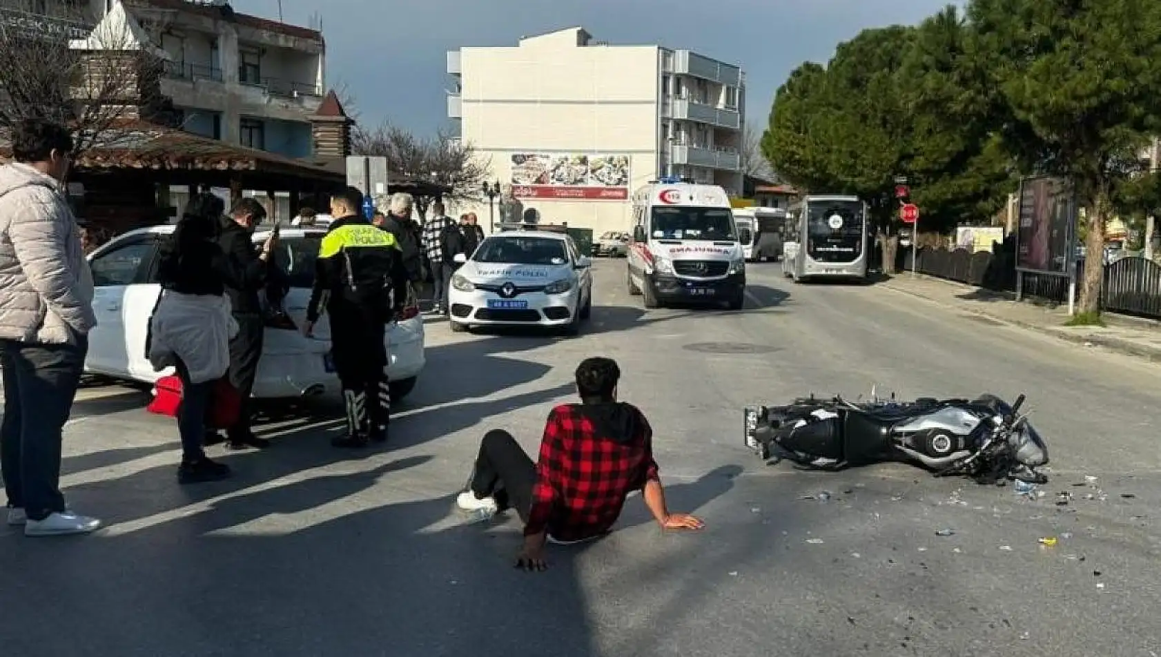 Kazalarda 3 motosiklet sürücüsü yaralandı