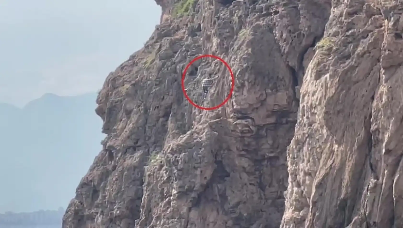 Herkes falezlerde mahsur kaldığını düşünürken gerçek apayrı çıktı