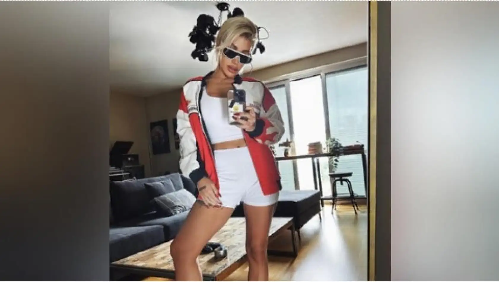 Ünlü şarkıcı Instagram'da verdiği pozlarla yürek hoplattı!