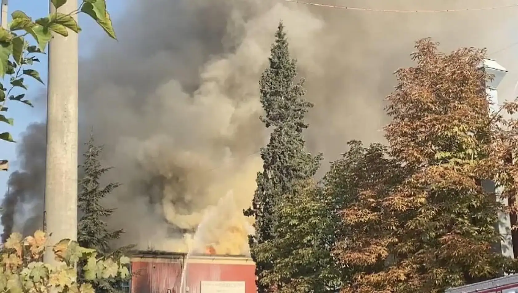 Kimyasal tank patladı! Yaralı işçiler var