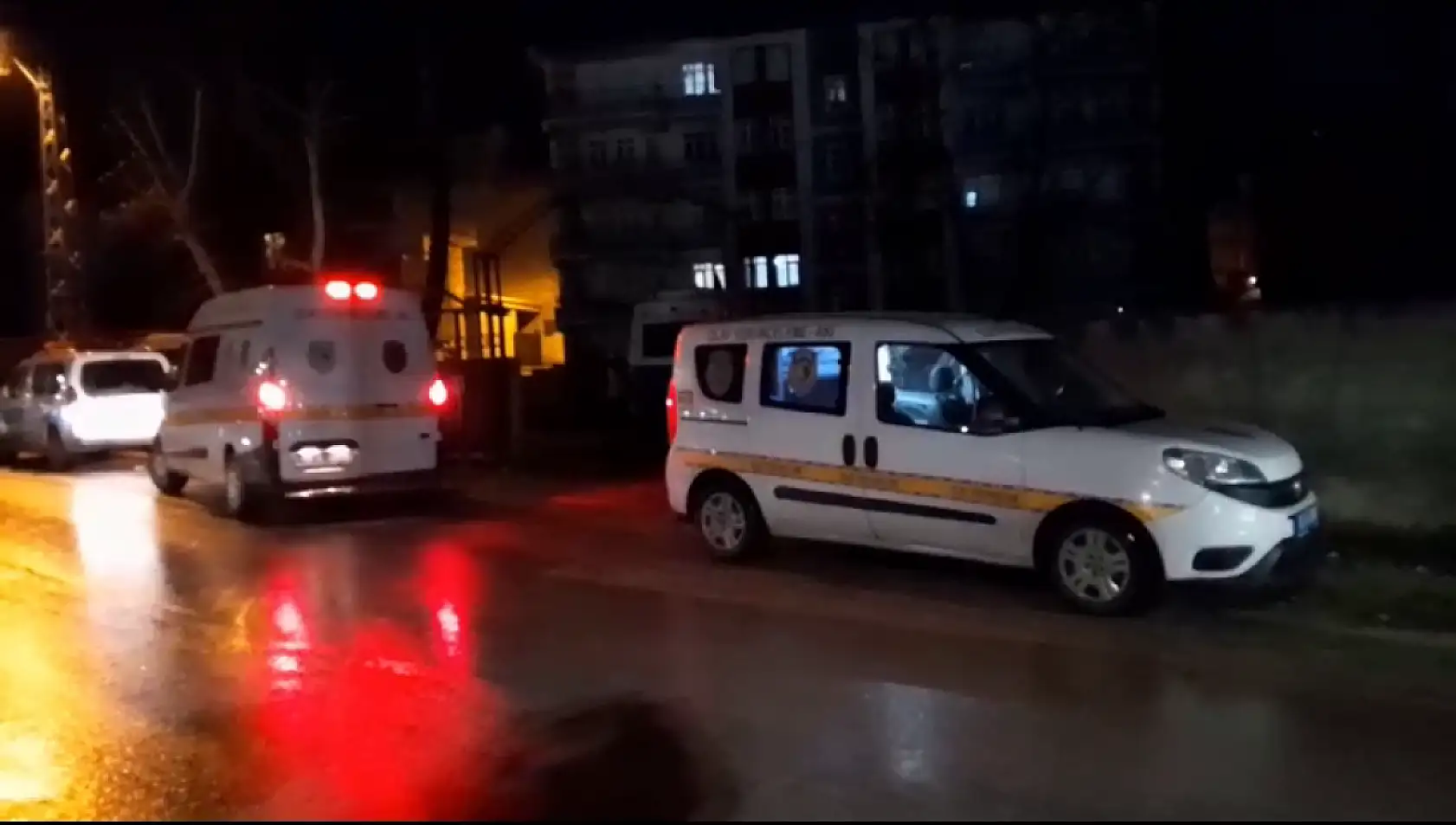 4 çocuk annesi eşini göğsünden bıçaklayarak canice öldürdü