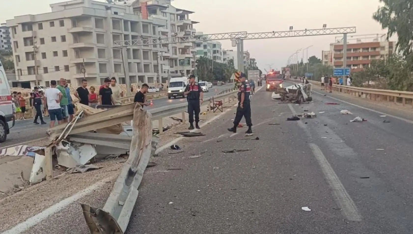 20 yaşındaki gencin acı sonu! Takla atan araçta can verdi
