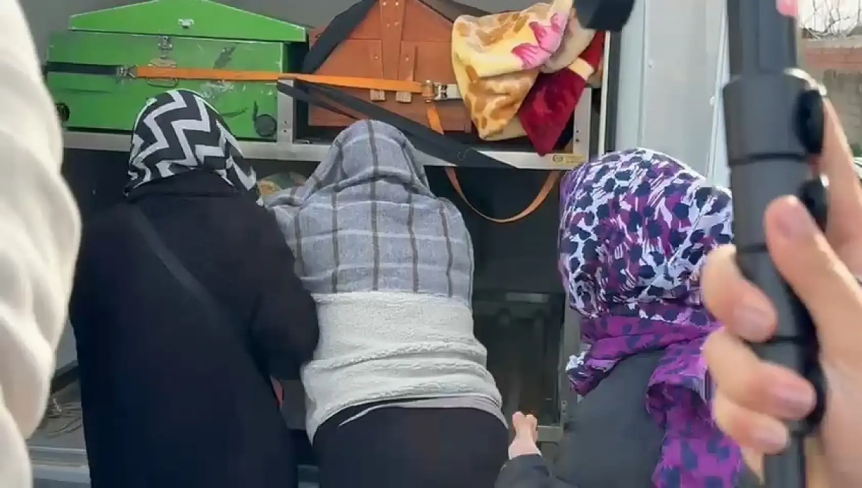 Anneden en acı veda: Elif Kumal son yolculuğuna uğurlandı