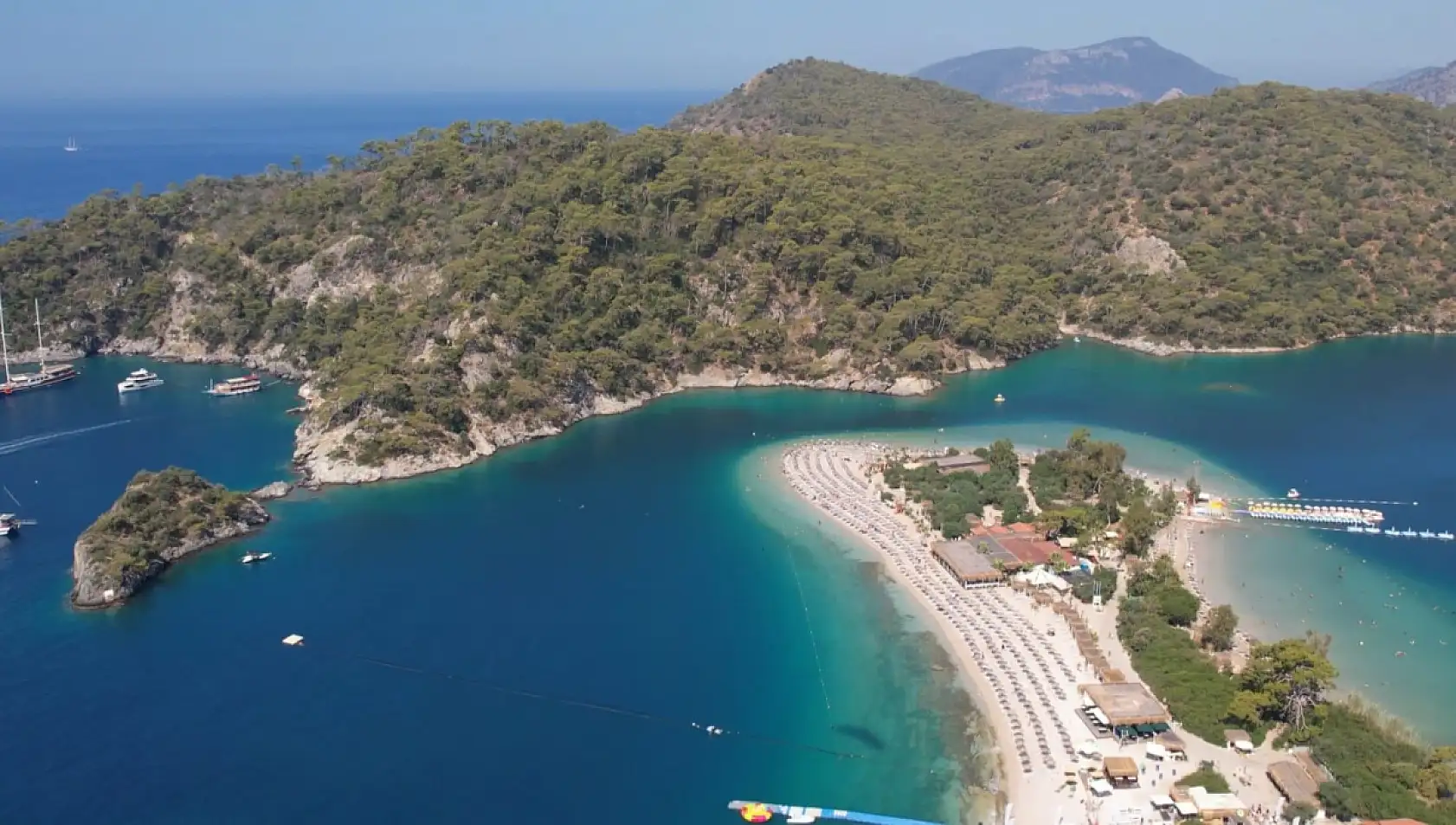 Fethiye Ölüdeniz Kumburnu Plajı'ndan Dünya Çevre Günü'ne anlamlı destek