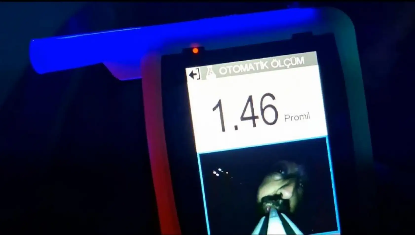 Lastiği Patladı Yine Durmadı: Alkollü Şoför ortalığı birbirine kattı