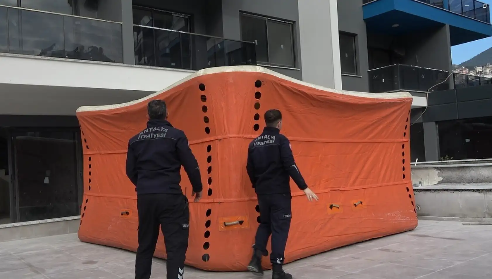 Türkiye'de çıkmadığı çatı kalmadı: 231'inci intihar teşebbüsünü Alanya'da yaptı