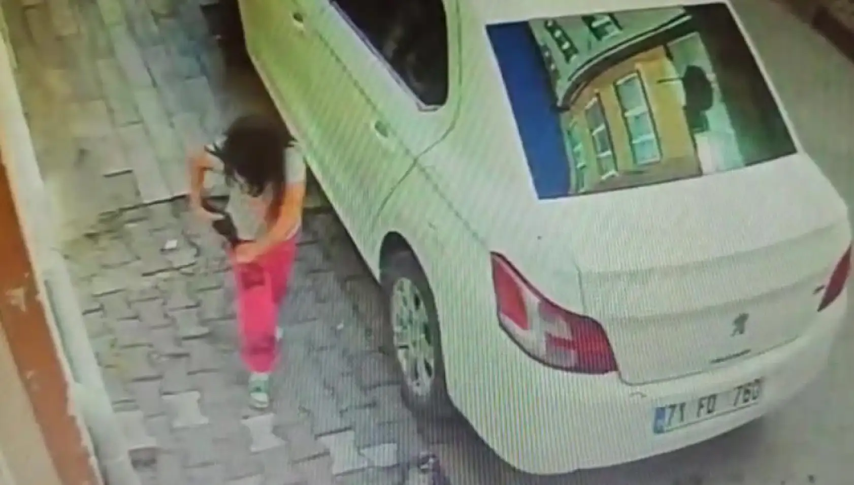 Yaşlı kadının unuttuğu yüzbinlerce liralık altın kesesi yüz tanıma sistemiyle bulundu