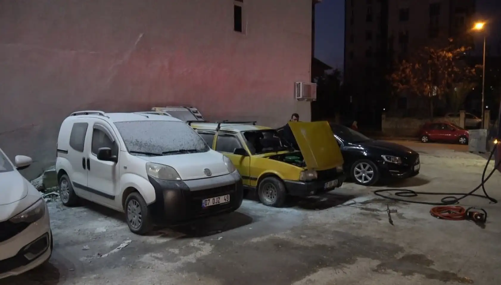 Otomobilini park edip otobüsle işe gitti, döndüğünde hayatının şokunu yaşadı