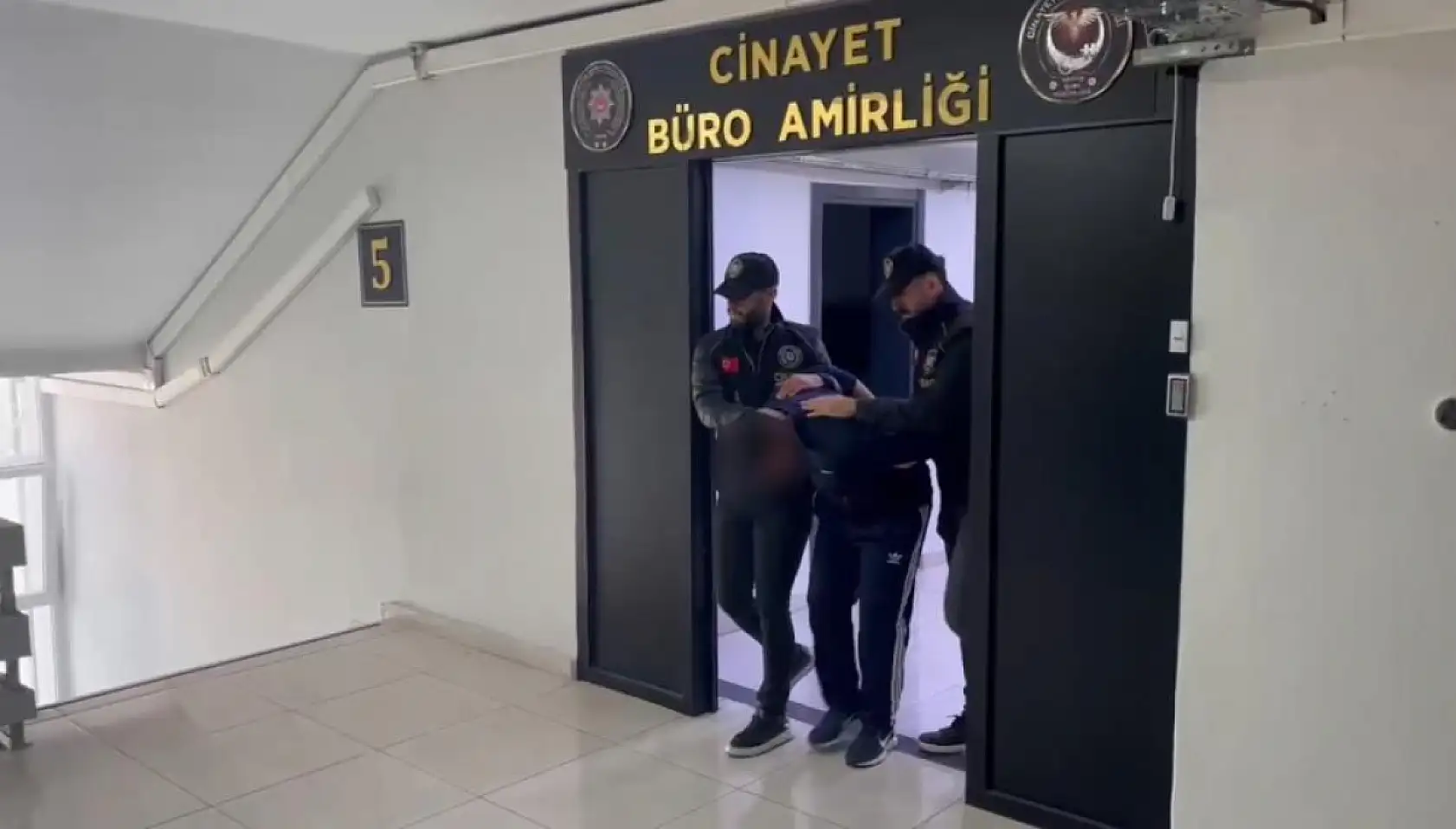 Gülben'in sokak ortasında öldürüldüğü cinayete ait görüntüler ortaya çıktı
