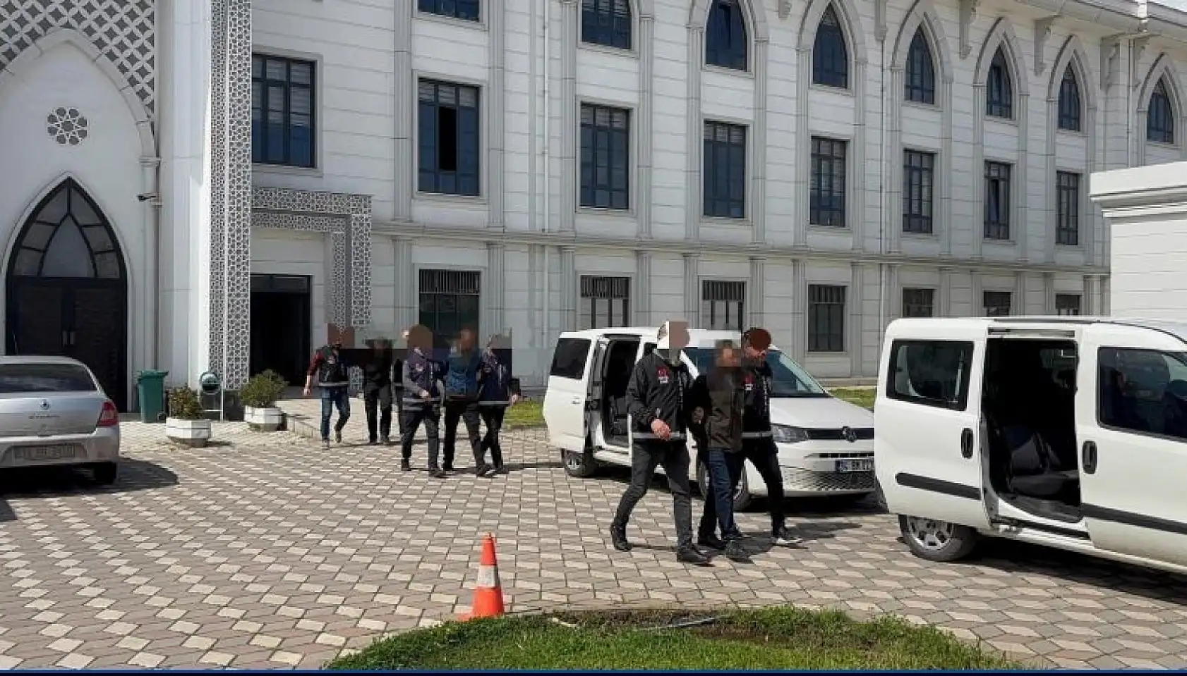 Evladı öldürülen babadan yürek yakan sözler: 'Oğlum bayrama gelecekti, geldi ama tabutla geldi'